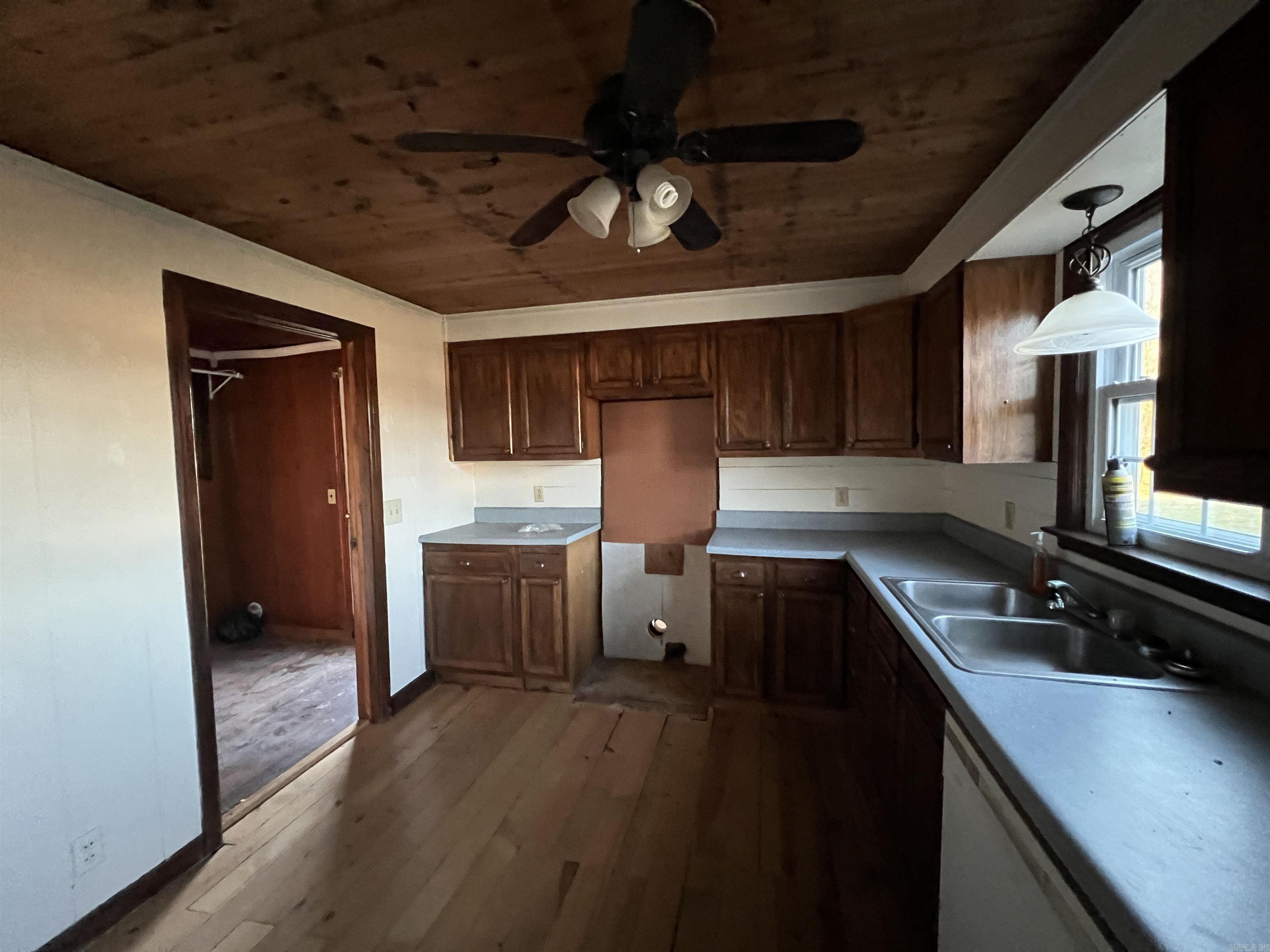 Metes & Bounds - Commercial Sale