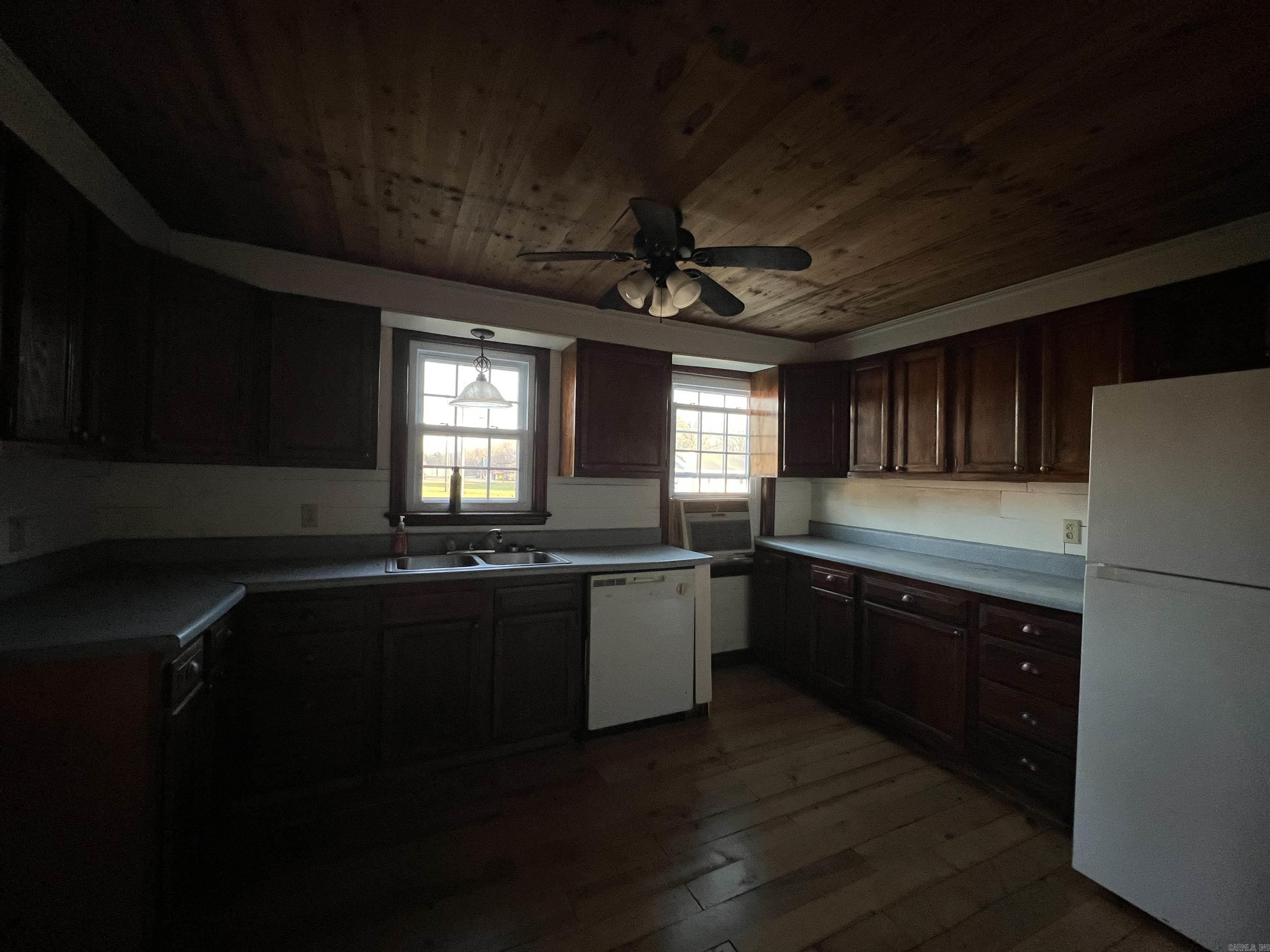 Metes & Bounds - Commercial Sale