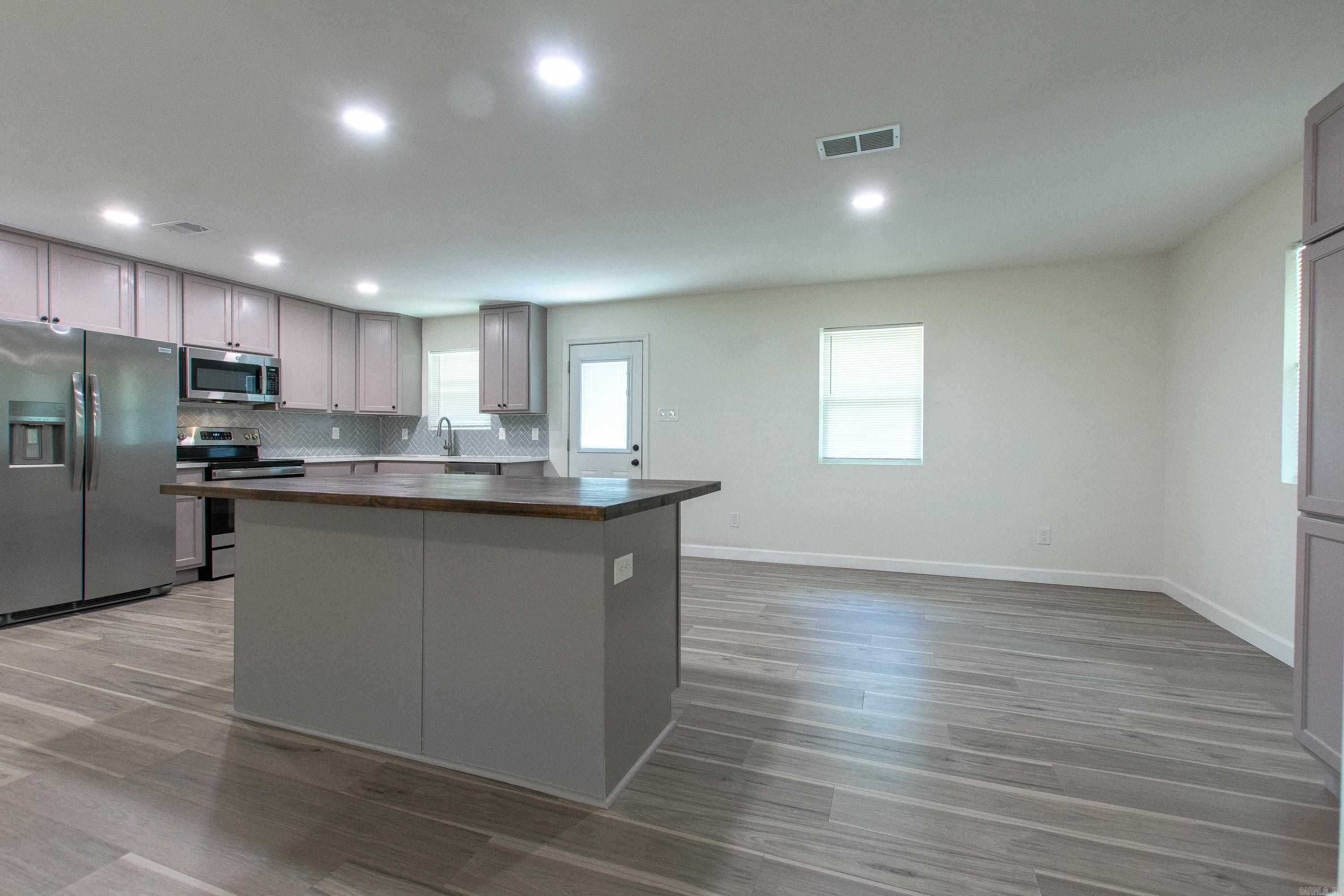 MCNEIL - Residential