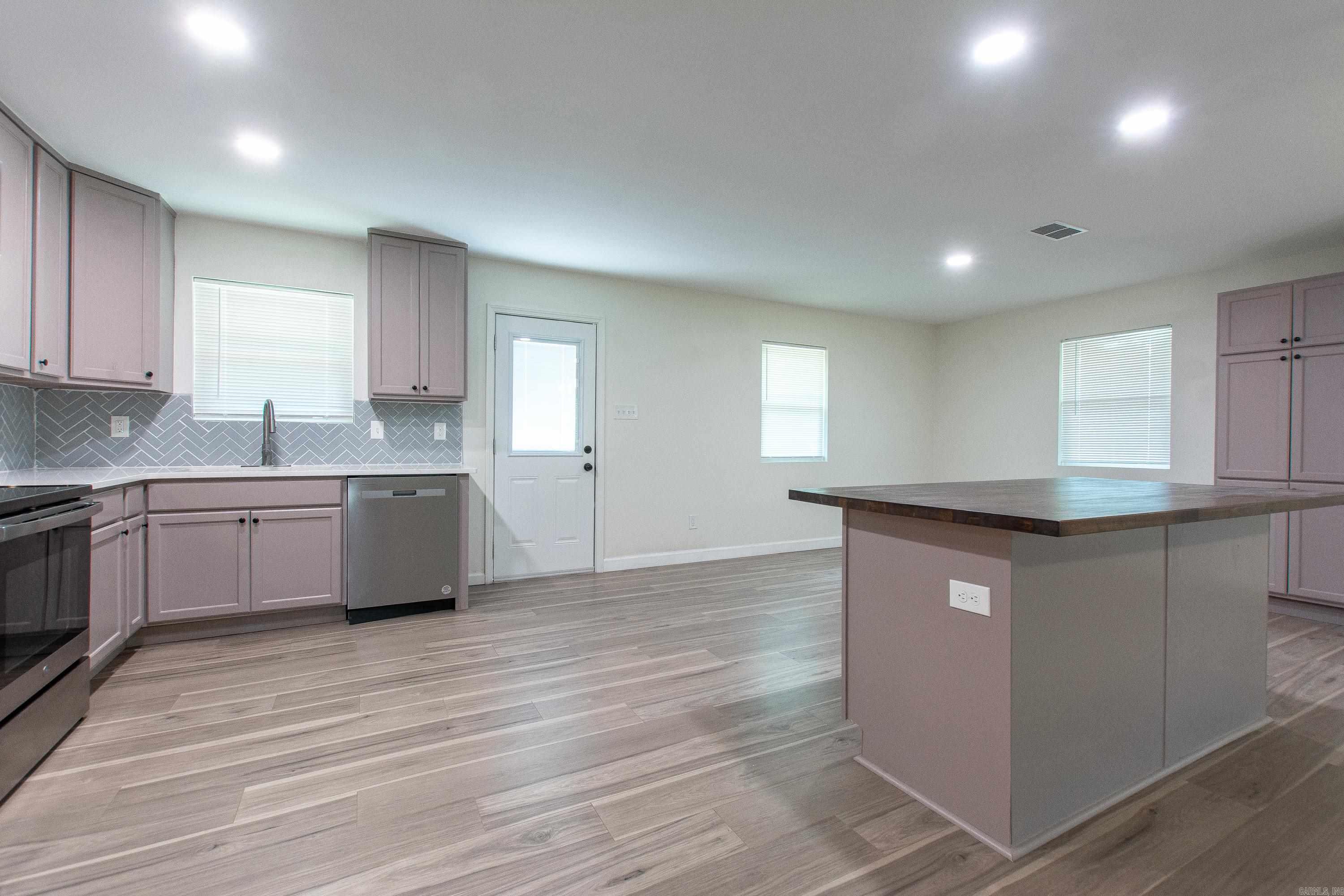 MCNEIL - Residential