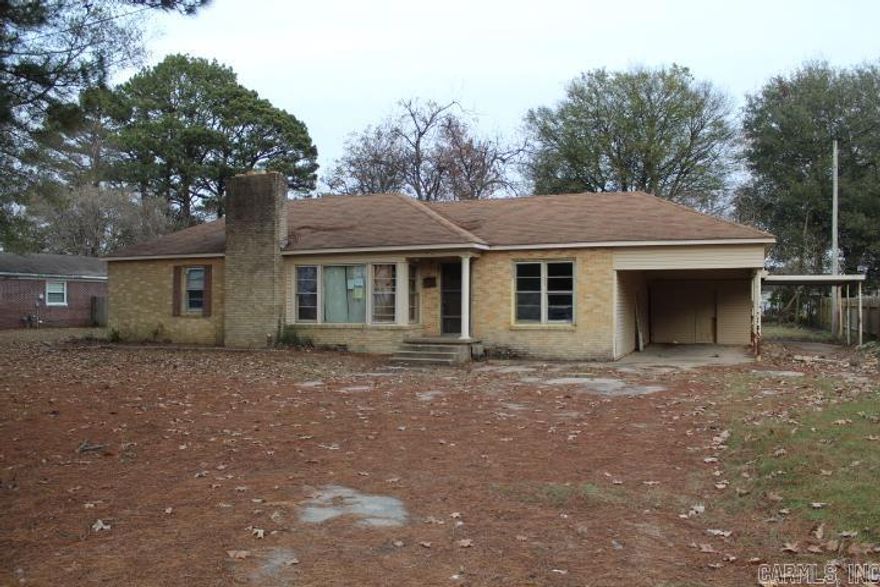 This property is eligible under the First Look Initiative. All Owner Occupant offers will be responded to after 7 days on the market and will be responded to after 30 days. However, alloffers can be submitted during the first look period. All offers must be submitted by buyer agent through www.propoffers.com.  Financed offers EMD to be greater of 1% $1,000, cash or hard money EMD to be greater of 5% or $5,000.00 and will be payable to seller's title company.  A viewing release (docs on line) must be signed and returned to my office before showing this property.   No Disclosure.  To be sold AS IS.  Agents please see confidential(agent remarks).   All financed offers must include preapproval from rehab lender advisinjg lender has reveiwed buyer's income, credit and assets to close. Cash or hard money offers must shpw POF with bank name, buyer name, balance within last 20 days. No phone copies or on;ine statements(miust be scannable).