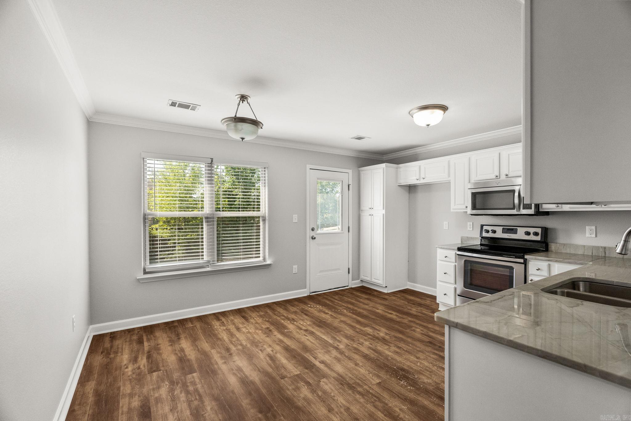 MAKENNA COVE - Residential
