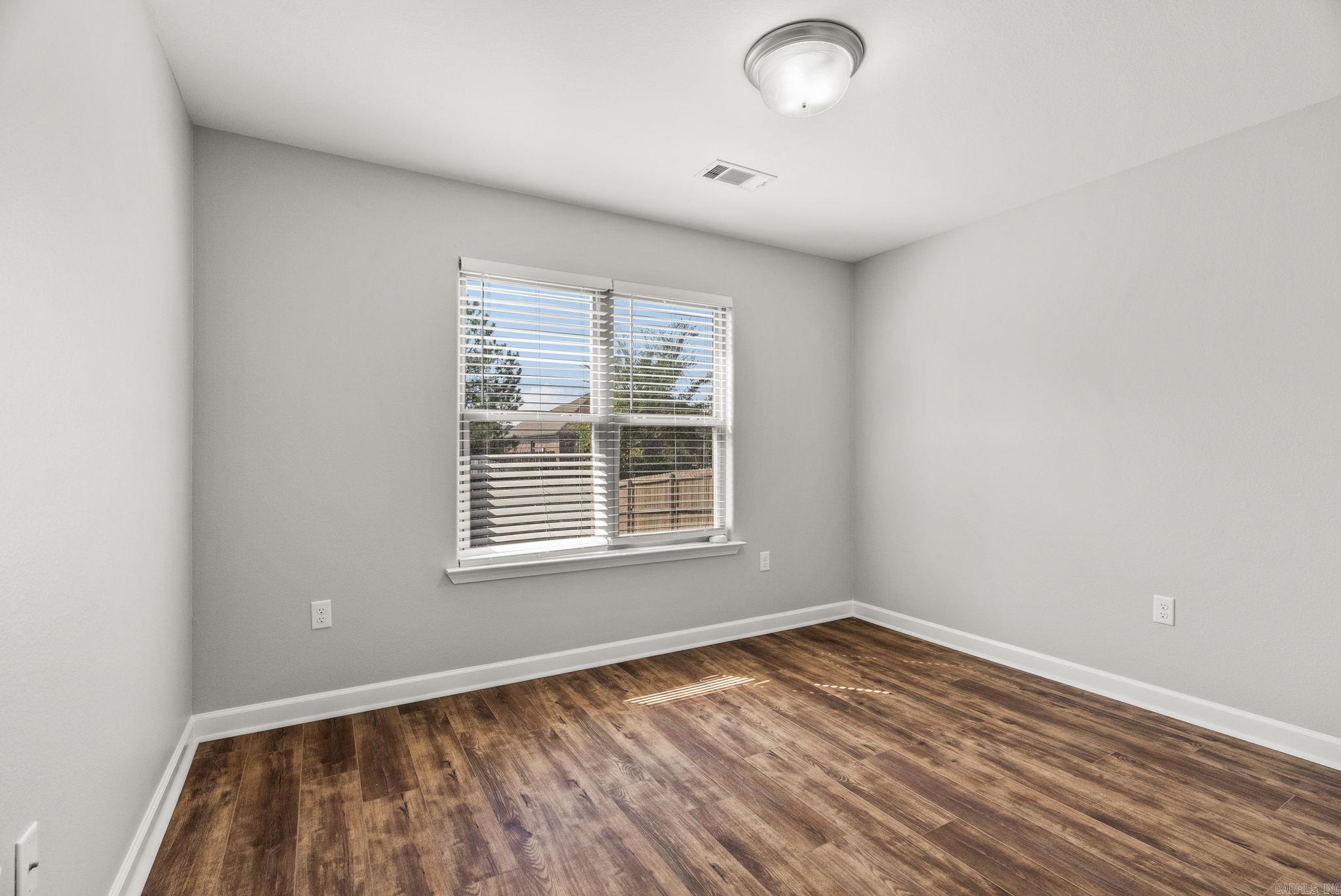 MAKENNA COVE - Residential