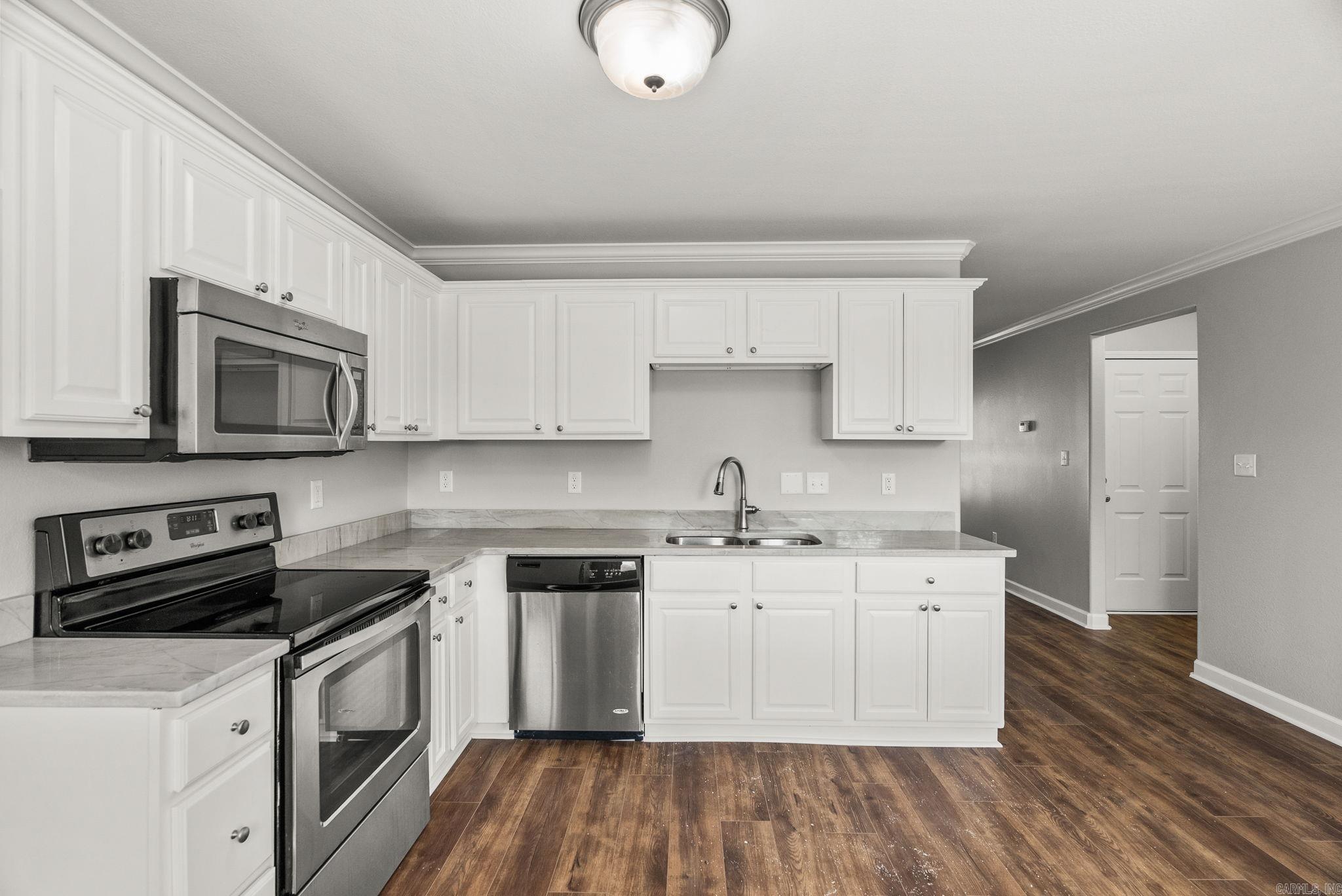 MAKENNA COVE - Residential