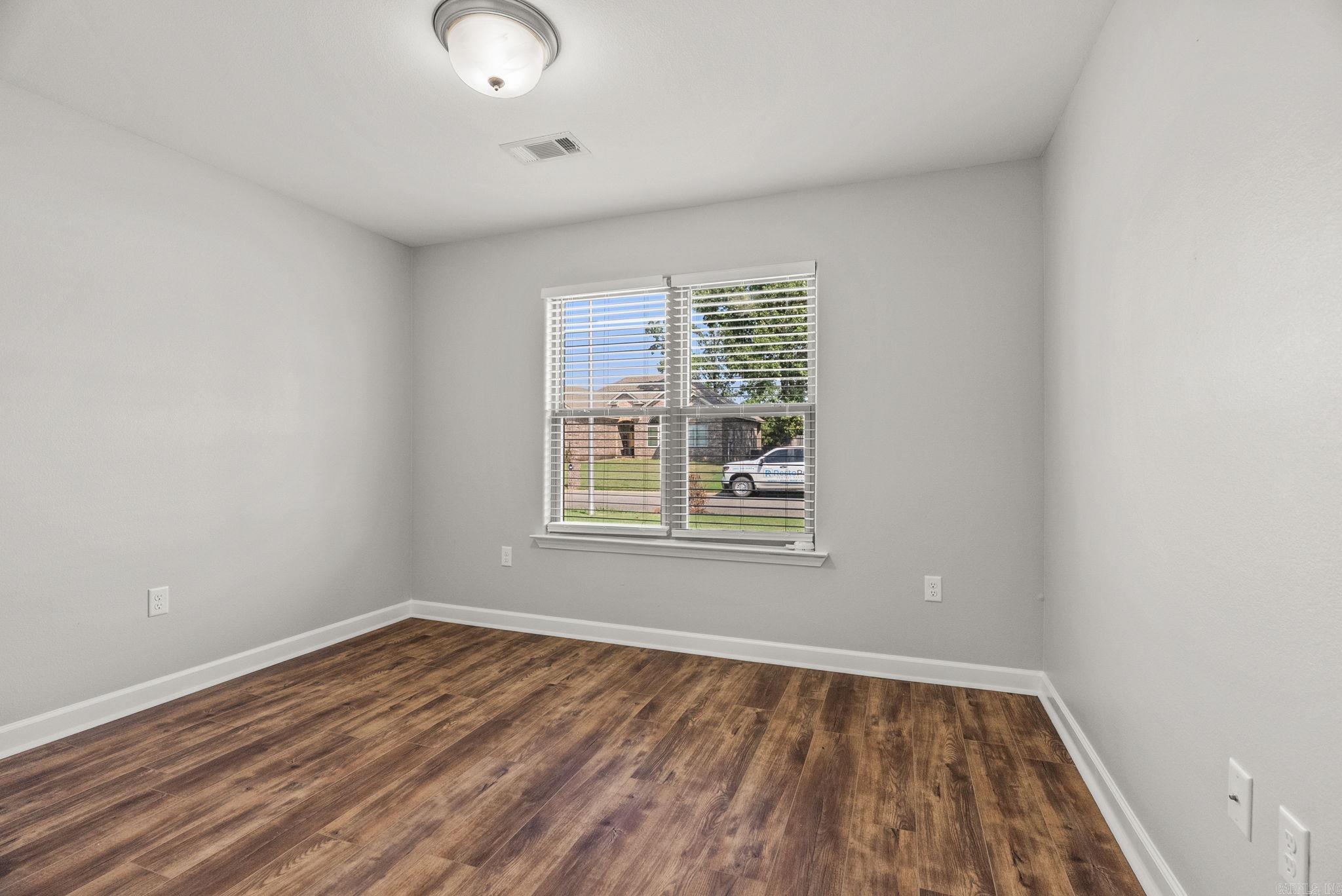 MAKENNA COVE - Residential