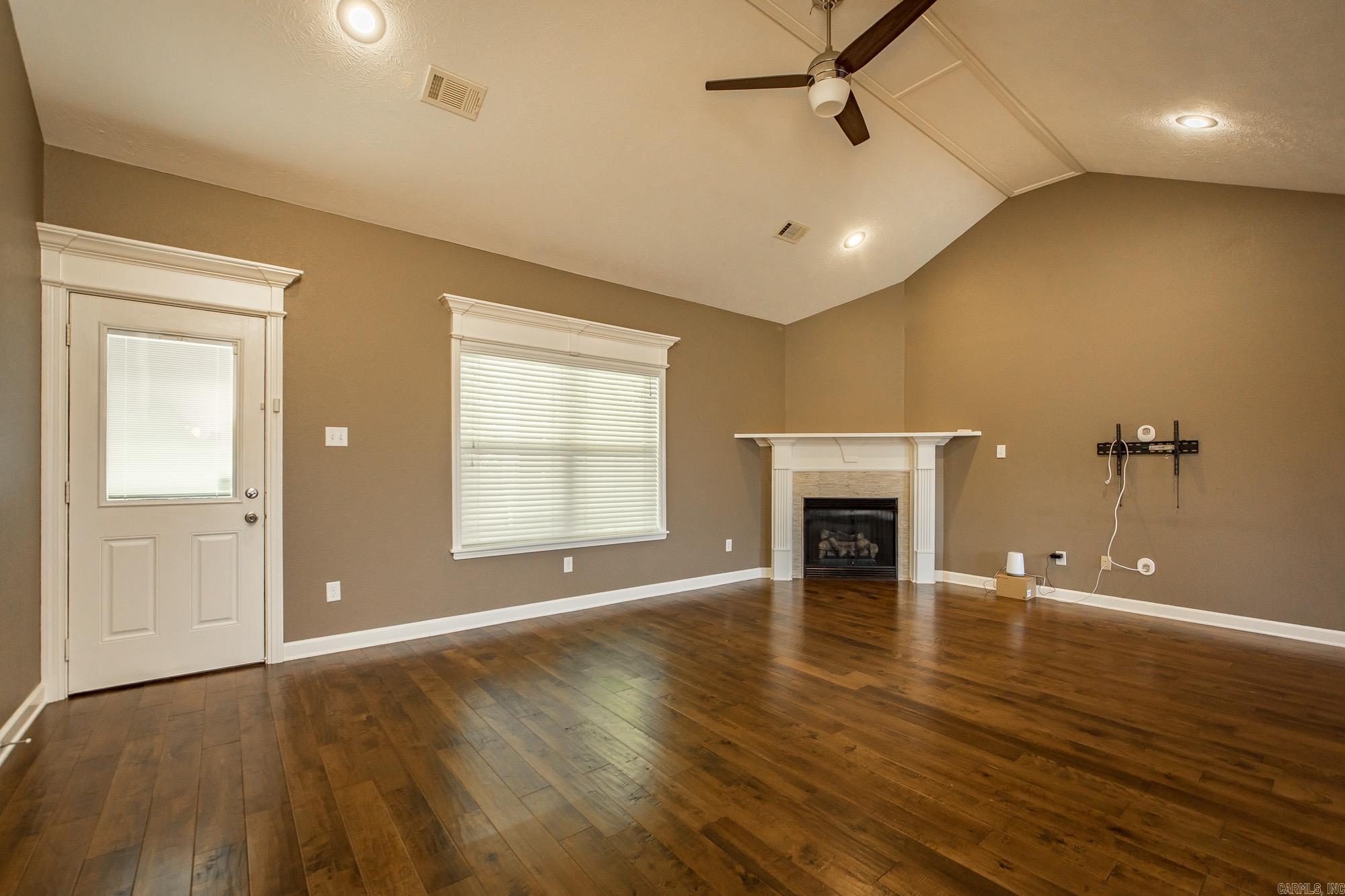 SHADOW CREEK - Residential
