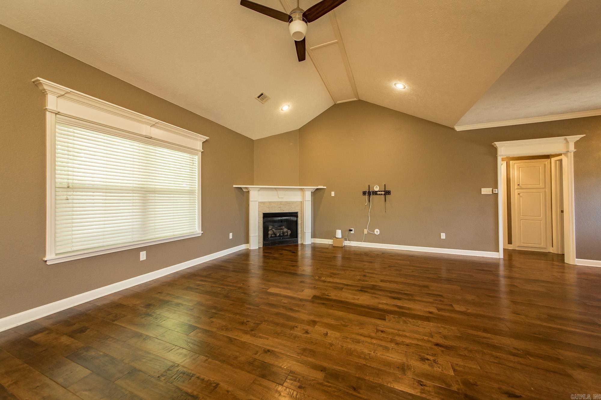 SHADOW CREEK - Residential