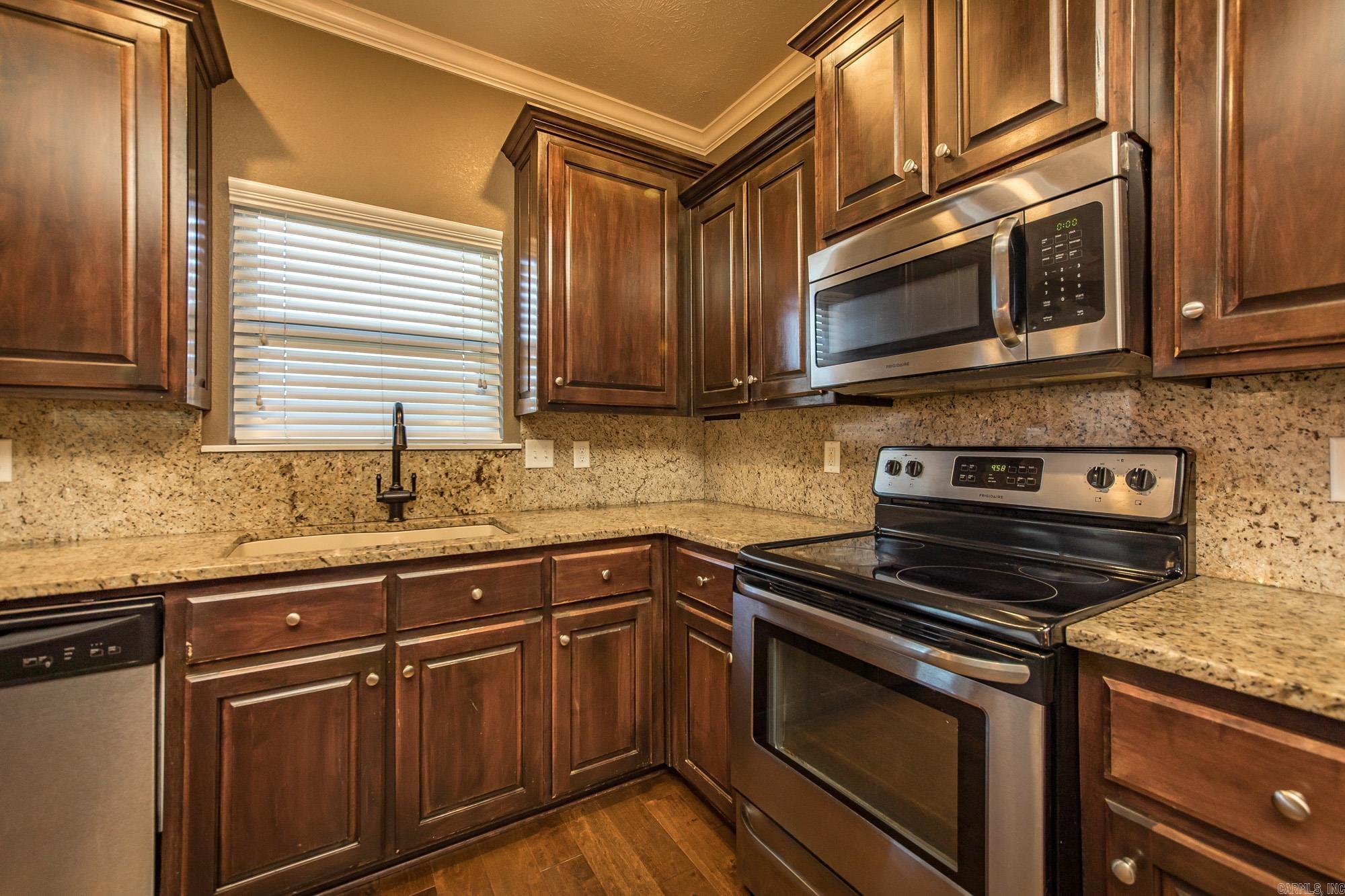 SHADOW CREEK - Residential