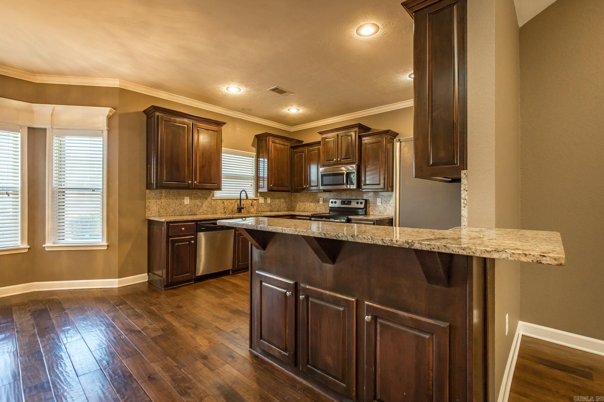 SHADOW CREEK - Residential