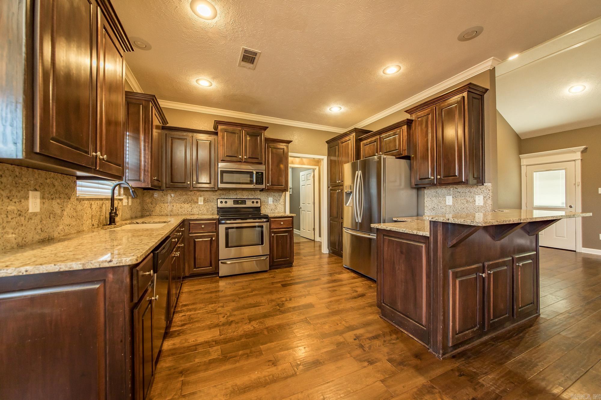 SHADOW CREEK - Residential