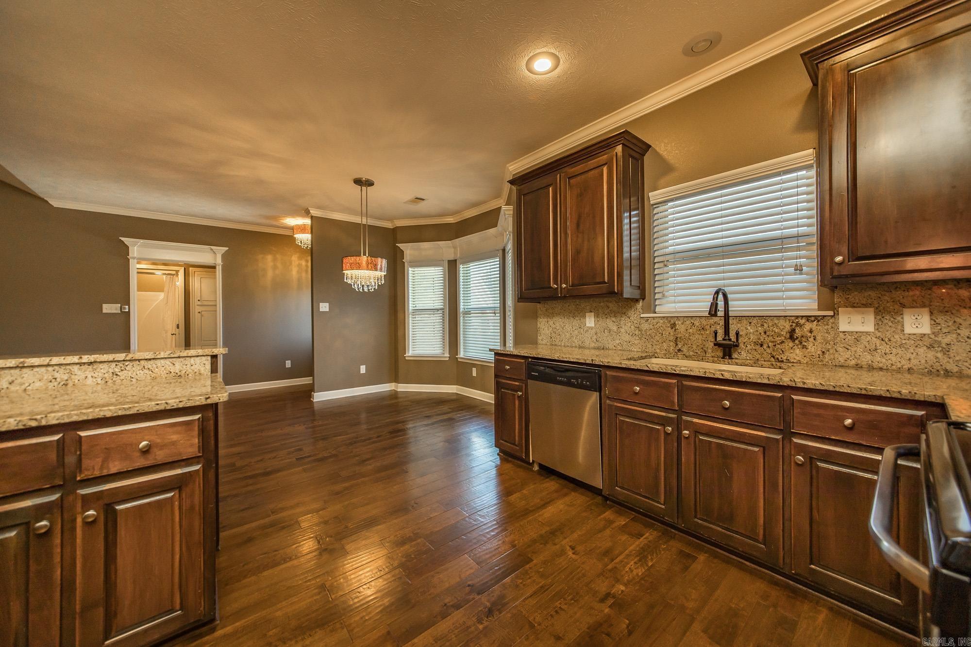 SHADOW CREEK - Residential