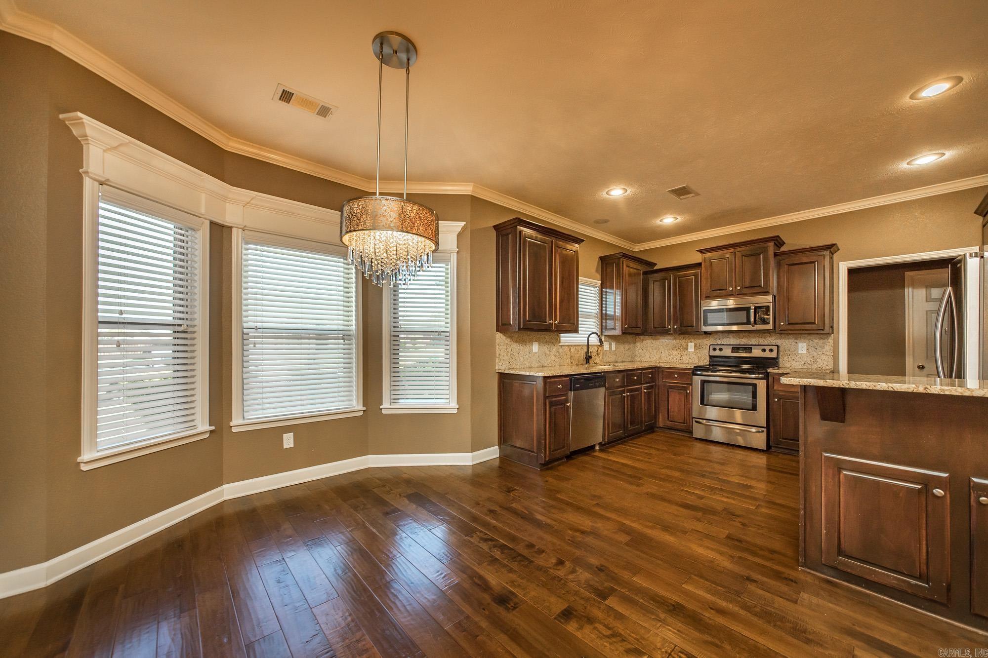 SHADOW CREEK - Residential