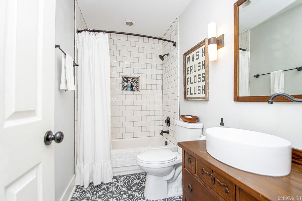 WELLINGTON POINTE - Residential