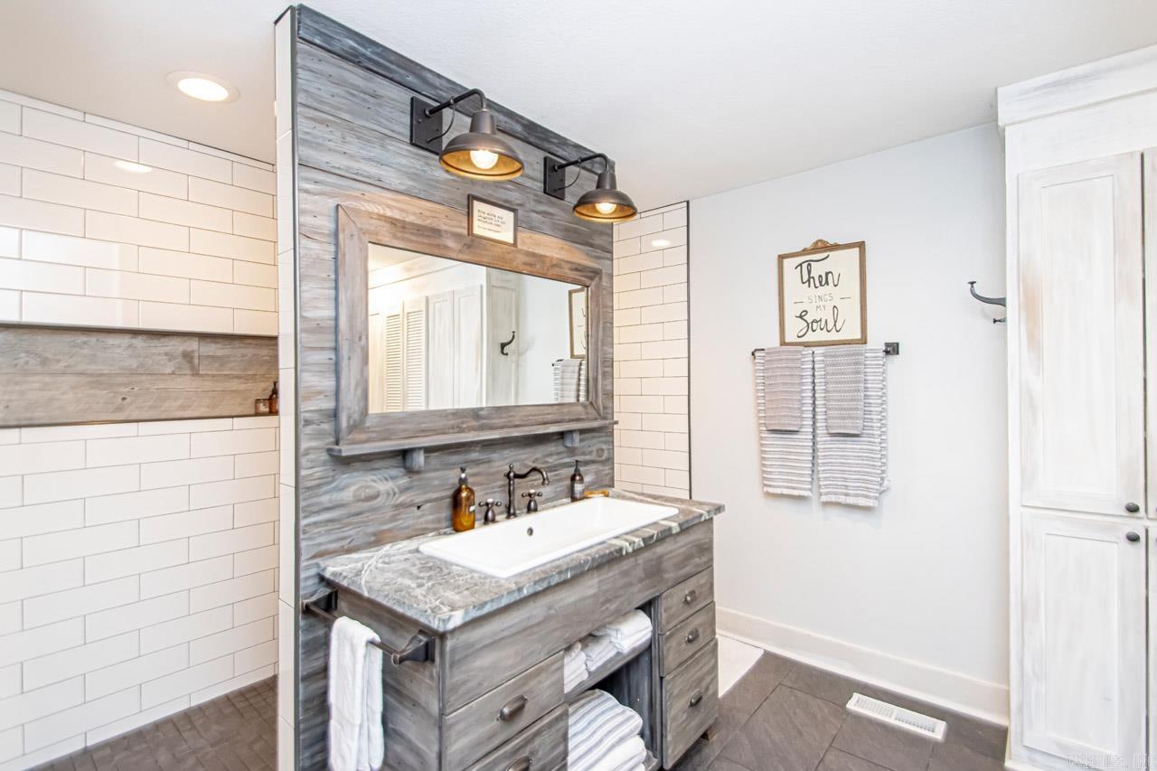 WELLINGTON POINTE - Residential