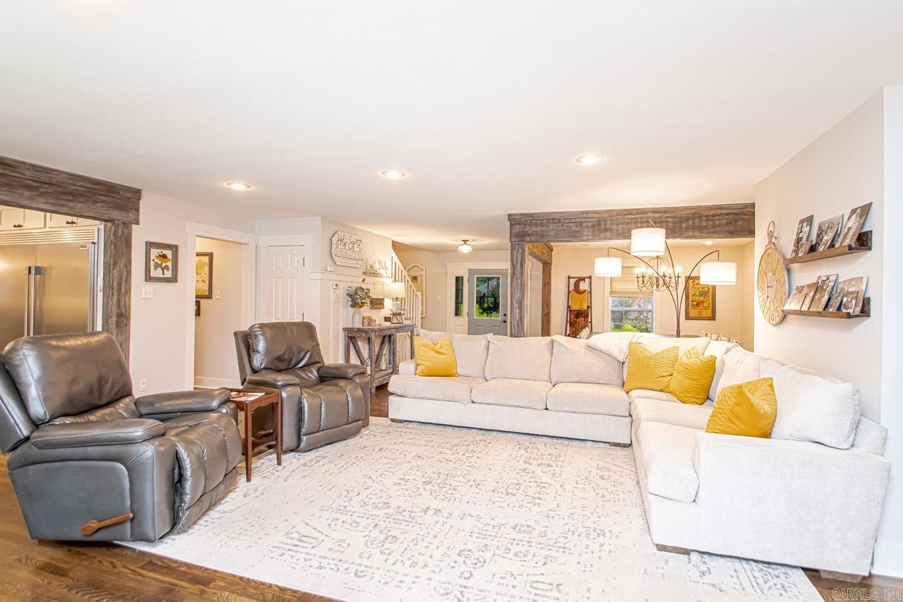 WELLINGTON POINTE - Residential