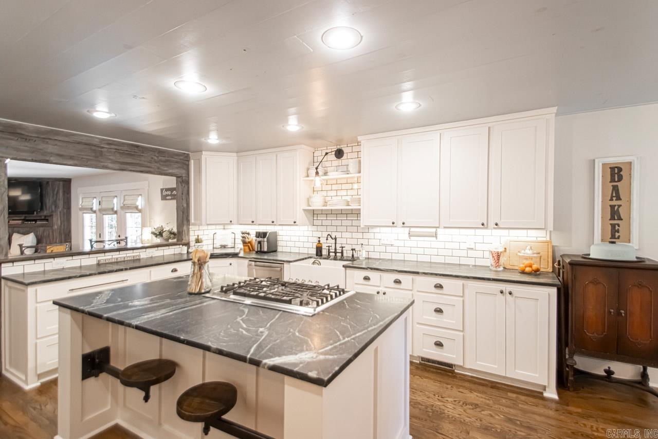 WELLINGTON POINTE - Residential