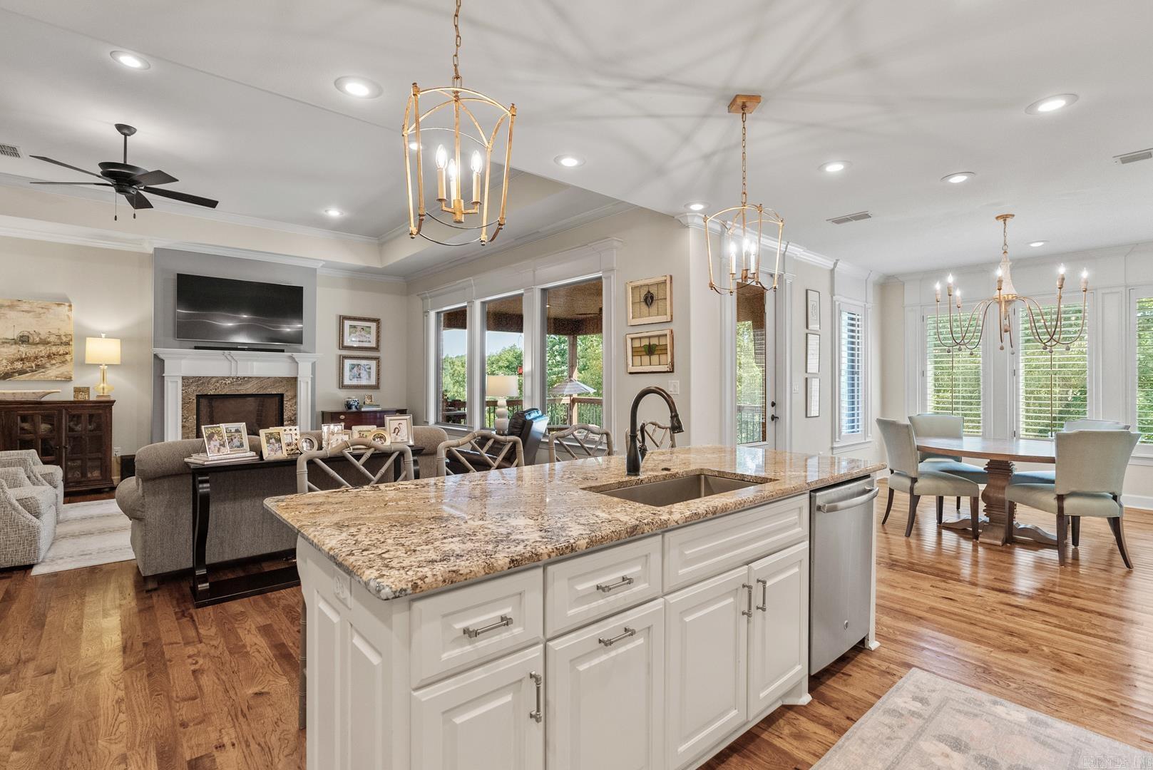 WOODLANDS EDGE - Residential