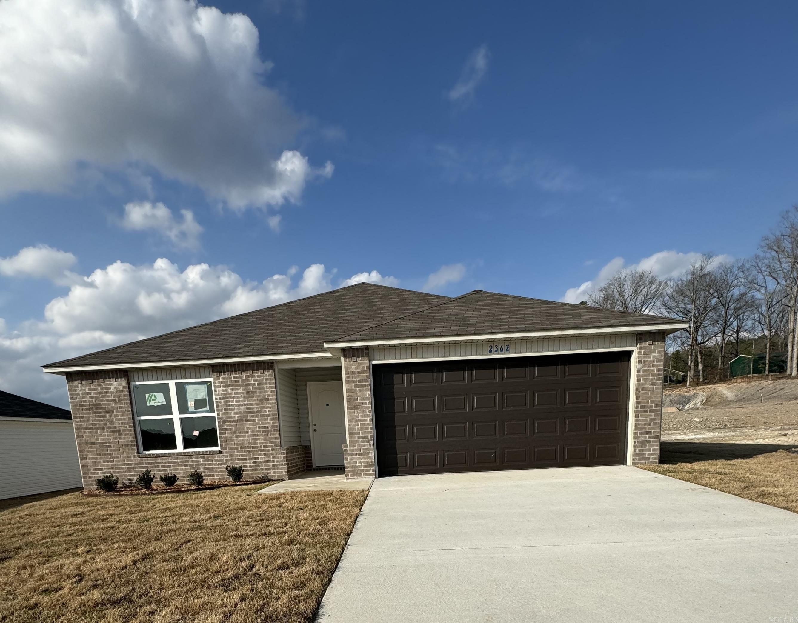 HILLDALE CROSSING - Residential