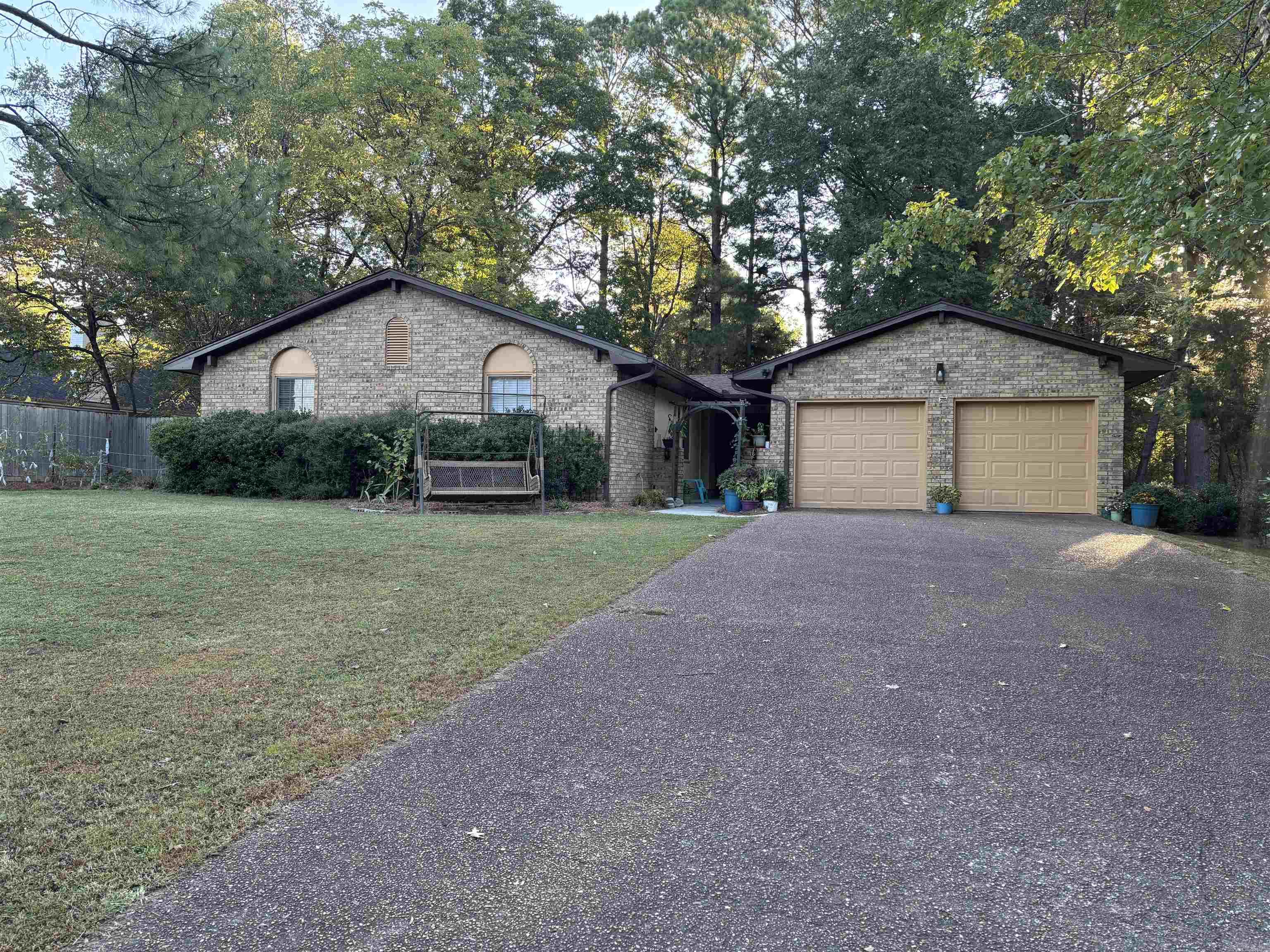 INDIAN HILLS - Residential