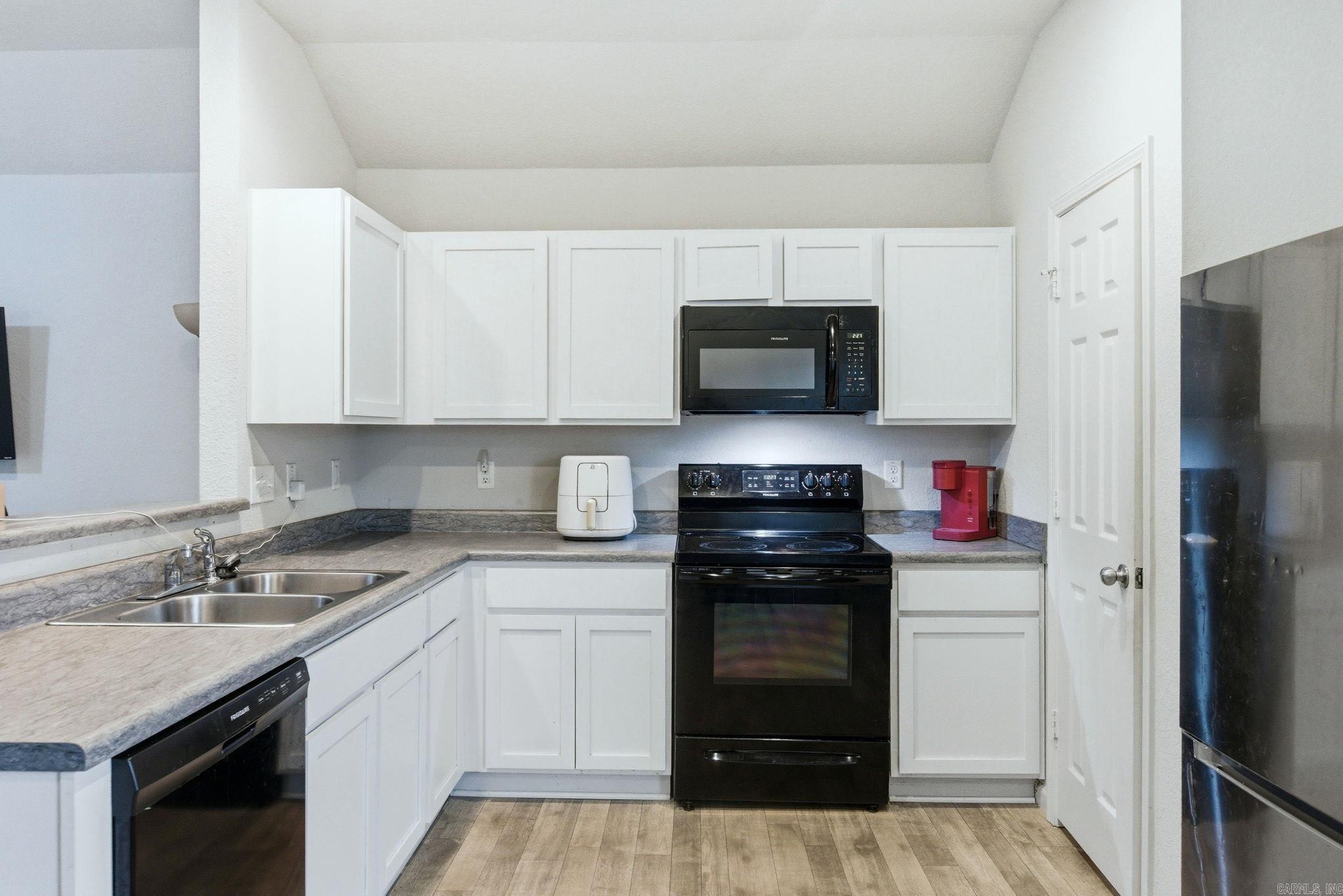 WHITE OAK CROSSING - Residential