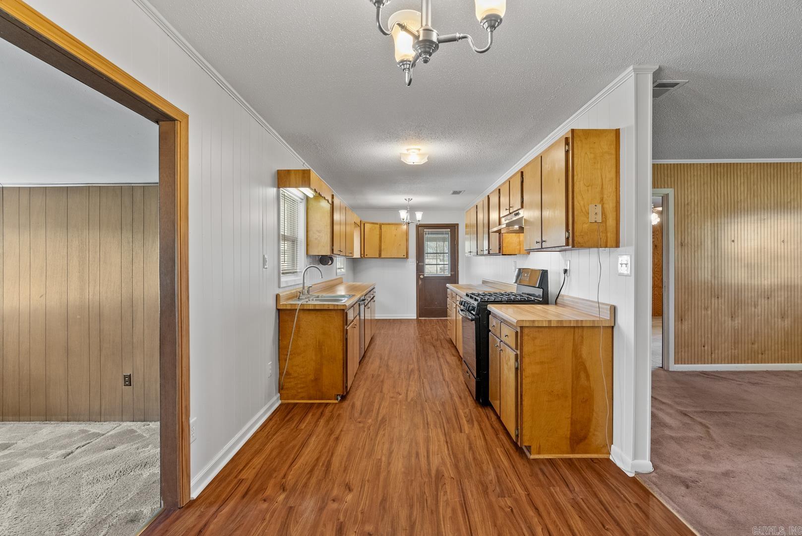 SADDLEWOOD ACRES - Residential