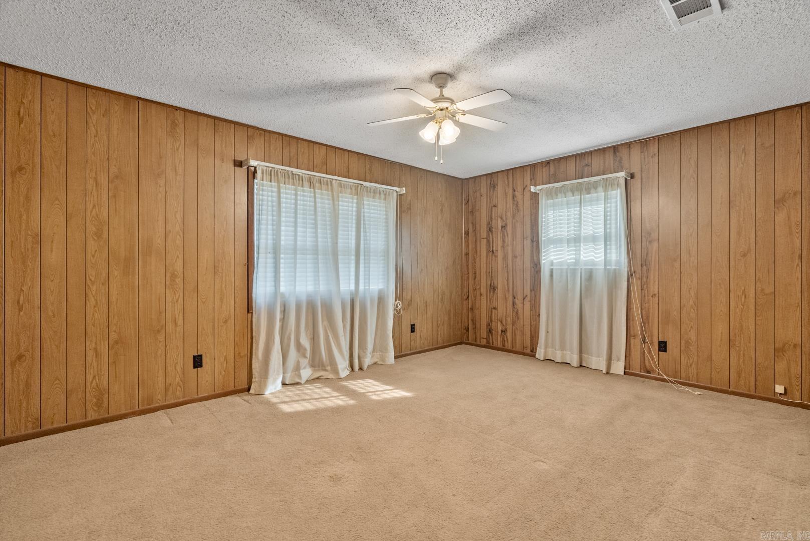 SADDLEWOOD ACRES - Residential