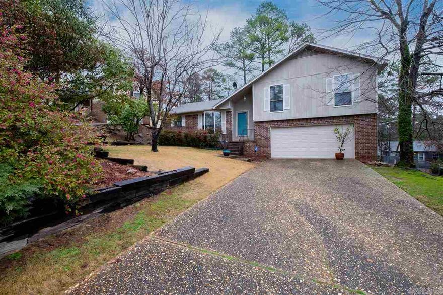 Quiet cul-de-sac in Don Roberts Elementary School District!  Tile flooring in entry, dining, kitchen and baths. Bay windows in kitchen and formal dining.  New gas cook top, new dishwasher. Great room has built-ins, gas log FP, and wet bar. Nice Berber carpet in great room and bedrooms. Deck overlooks large fully fenced yard.  Roof 2010, hot water tank 2018.  Move in ready!  See agent remarks about possession.
