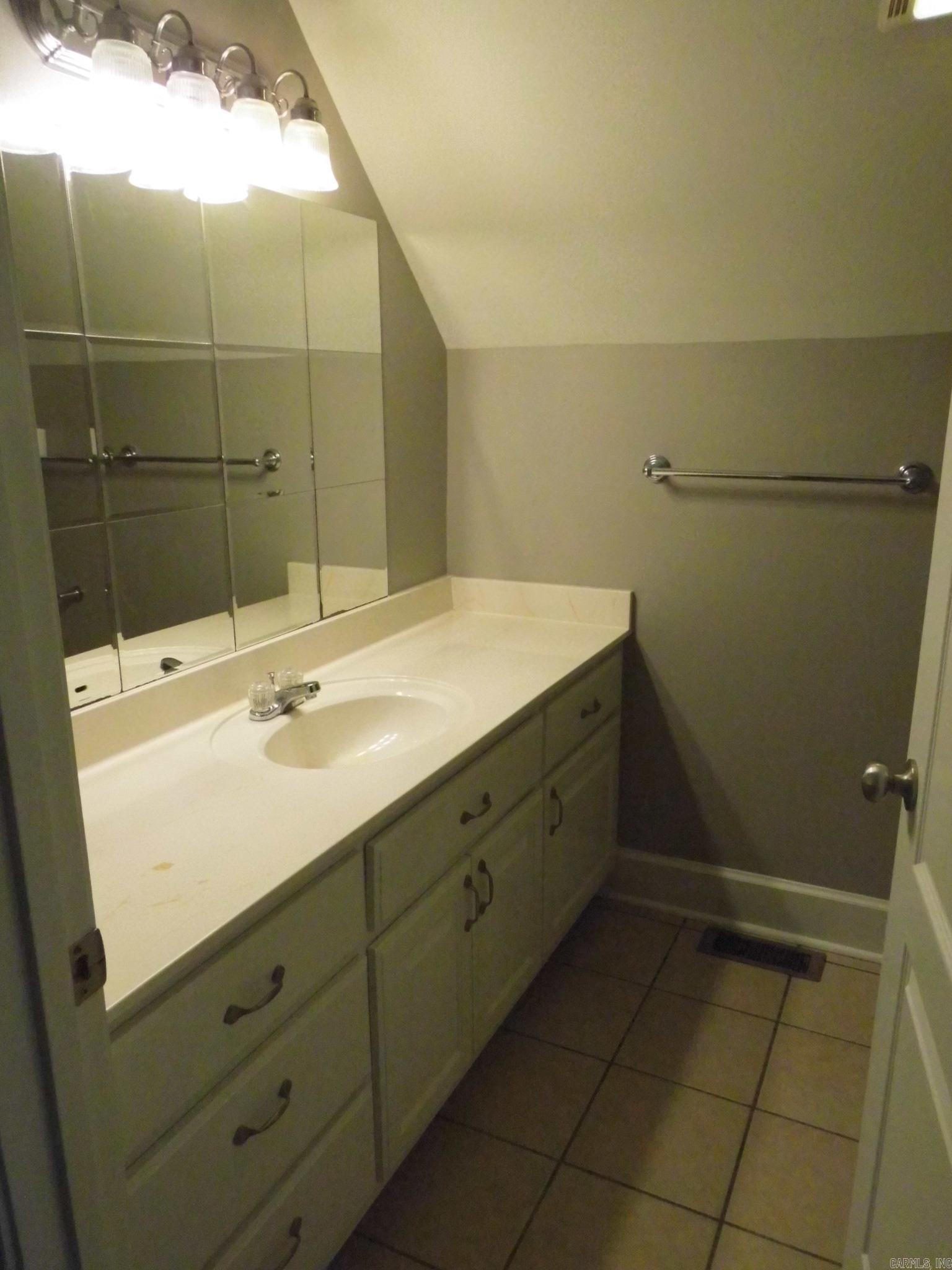 ANGEL COURT - Residential