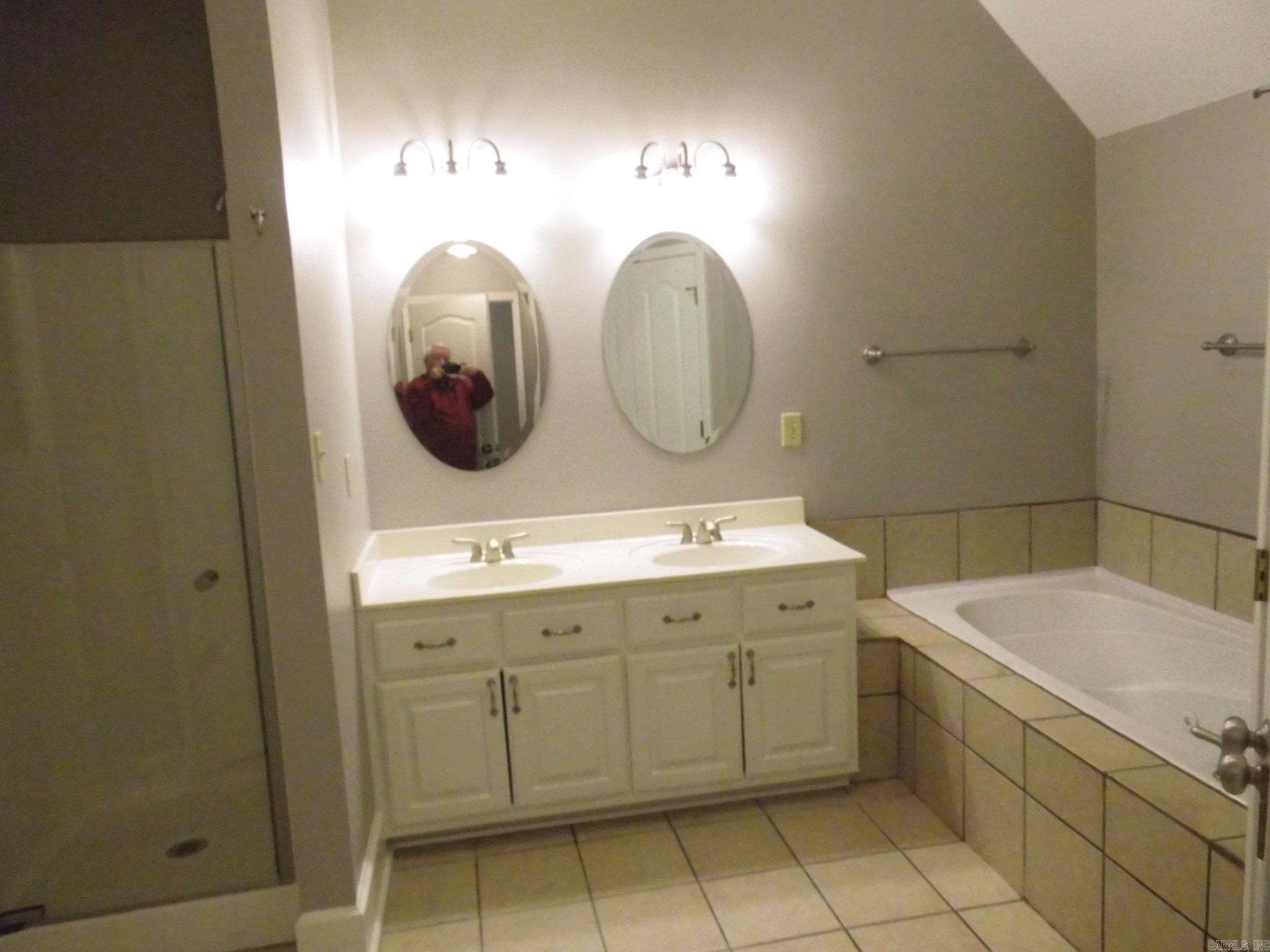 ANGEL COURT - Residential