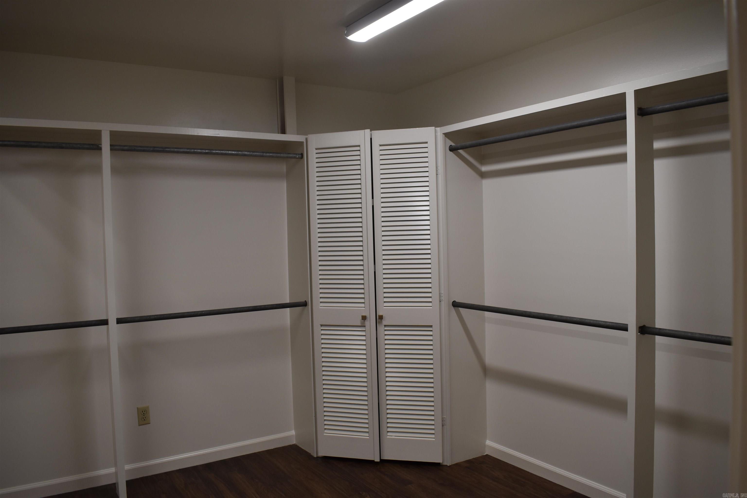 Sherwood Oaks - Residential