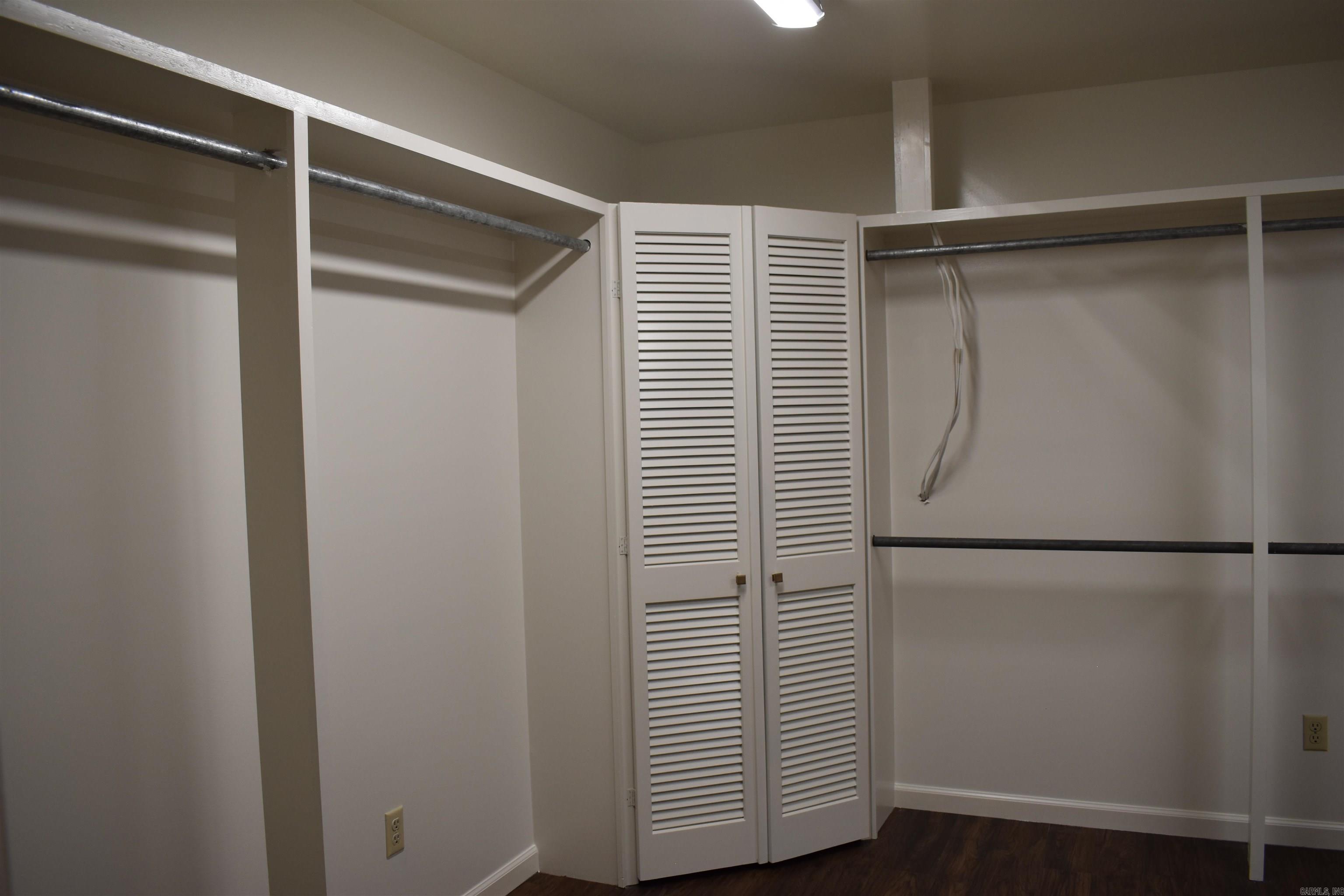 Sherwood Oaks - Residential