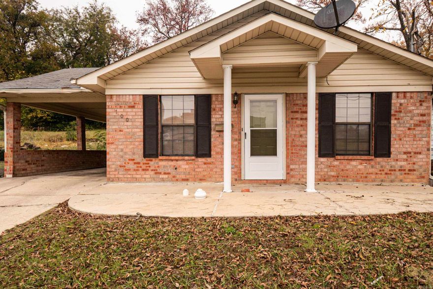Looking for the perfect starter home or investment property? This cozy brick home checks all the boxes, featuring 2 bedrooms, and 2 bathrooms. Centrally located in the heart of town, it offers convenient access to downtown, shopping, and dining. Your perfect home is waiting.