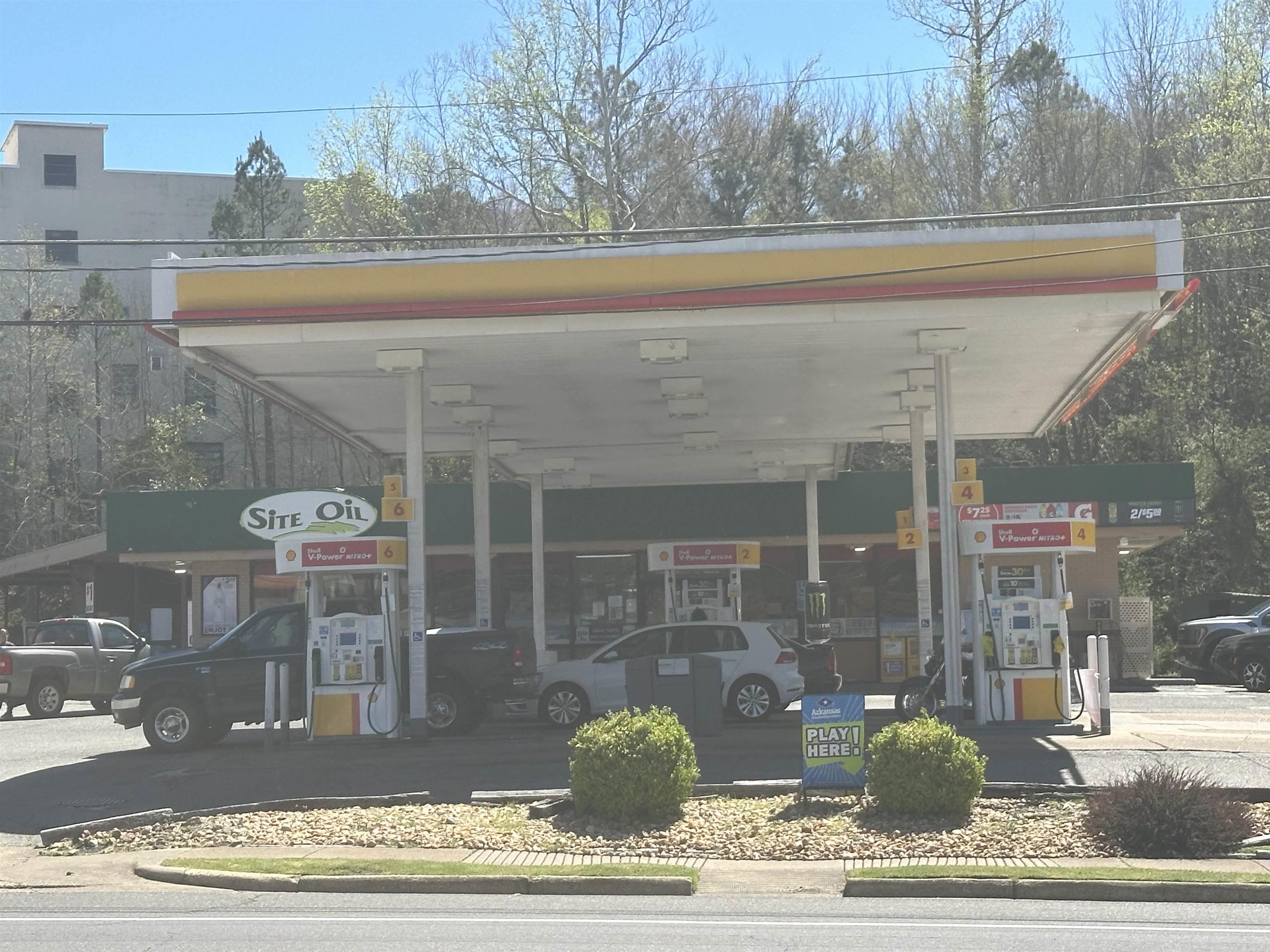Nice Store on an Excellent Location!