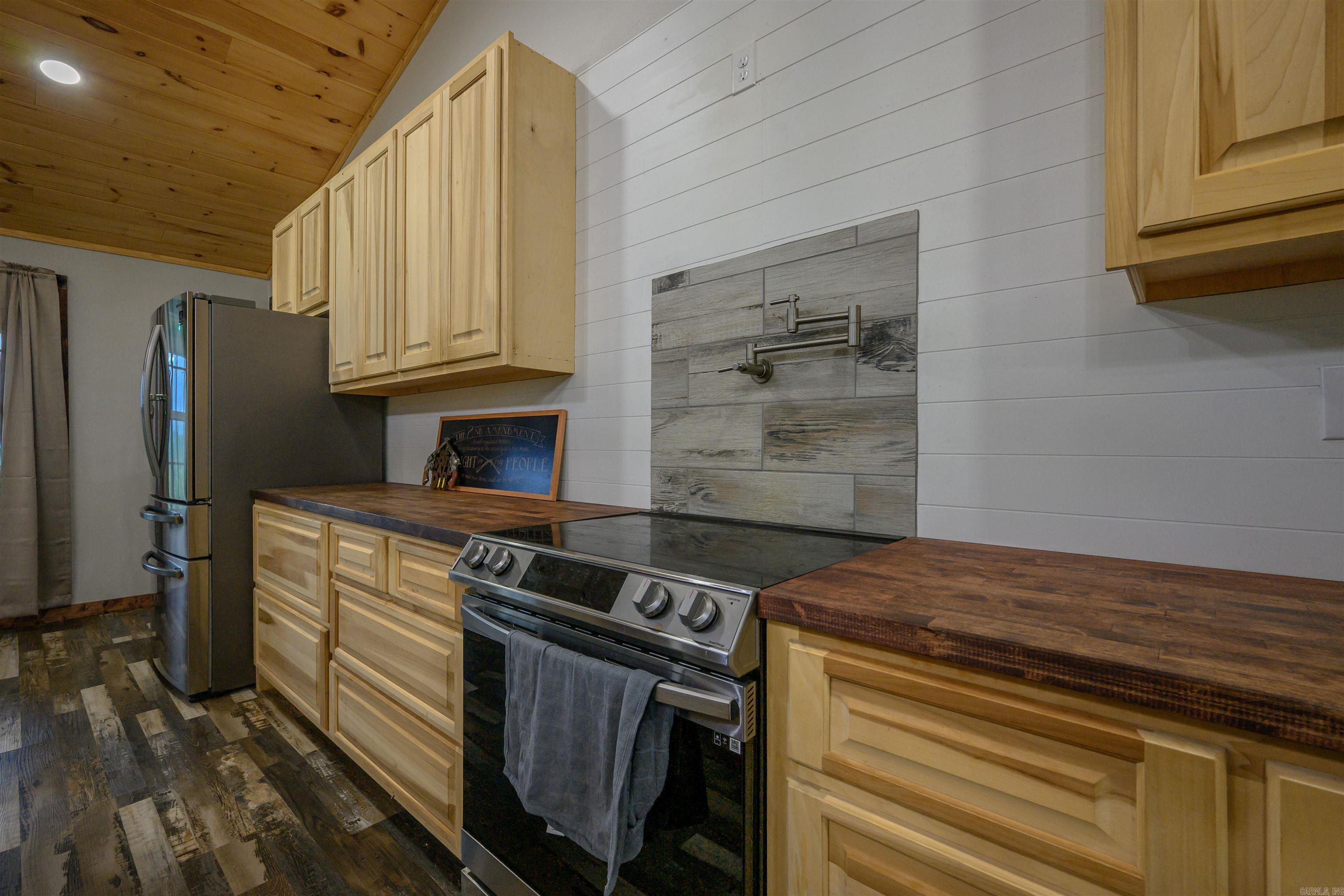 Metes & Bounds - Residential