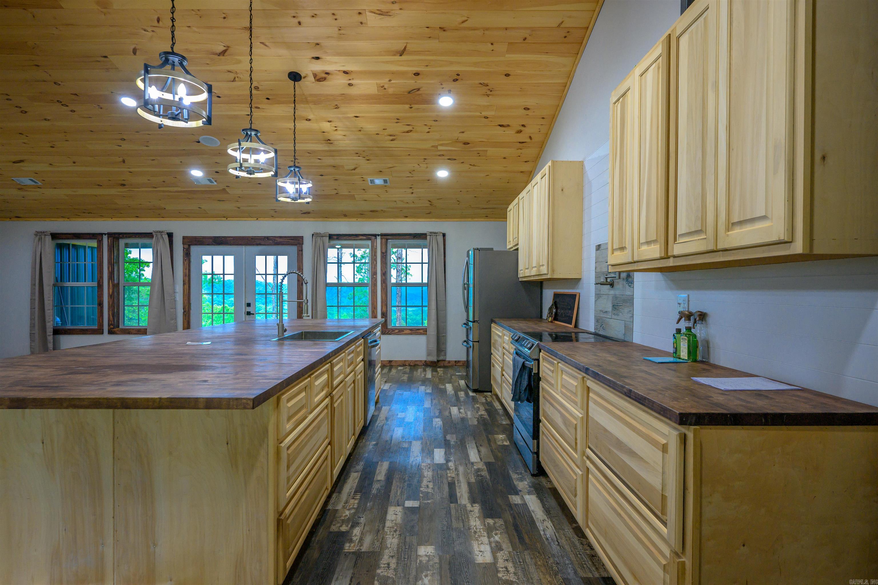Metes & Bounds - Residential