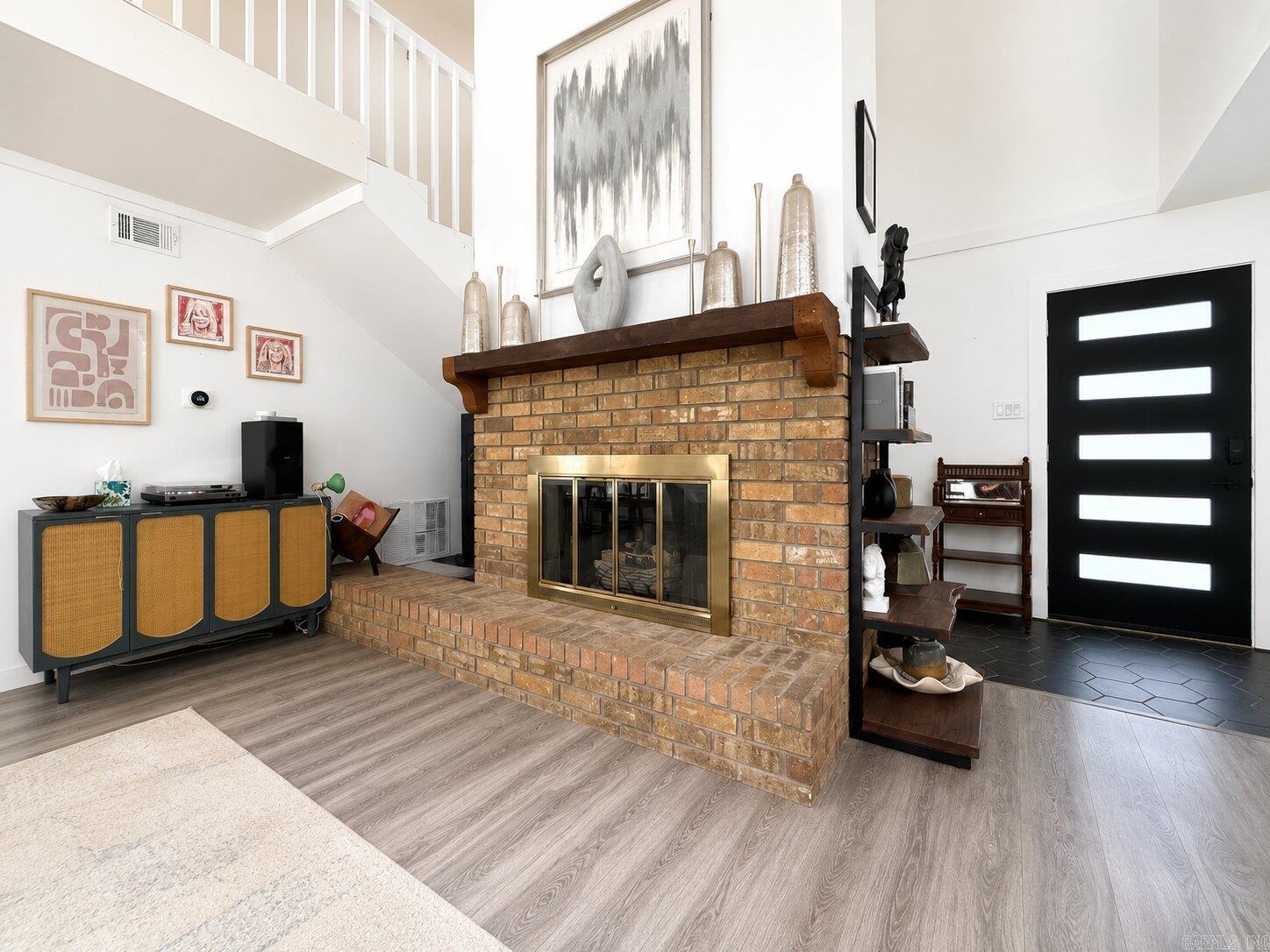 SMOKING OAKS ADD - Residential