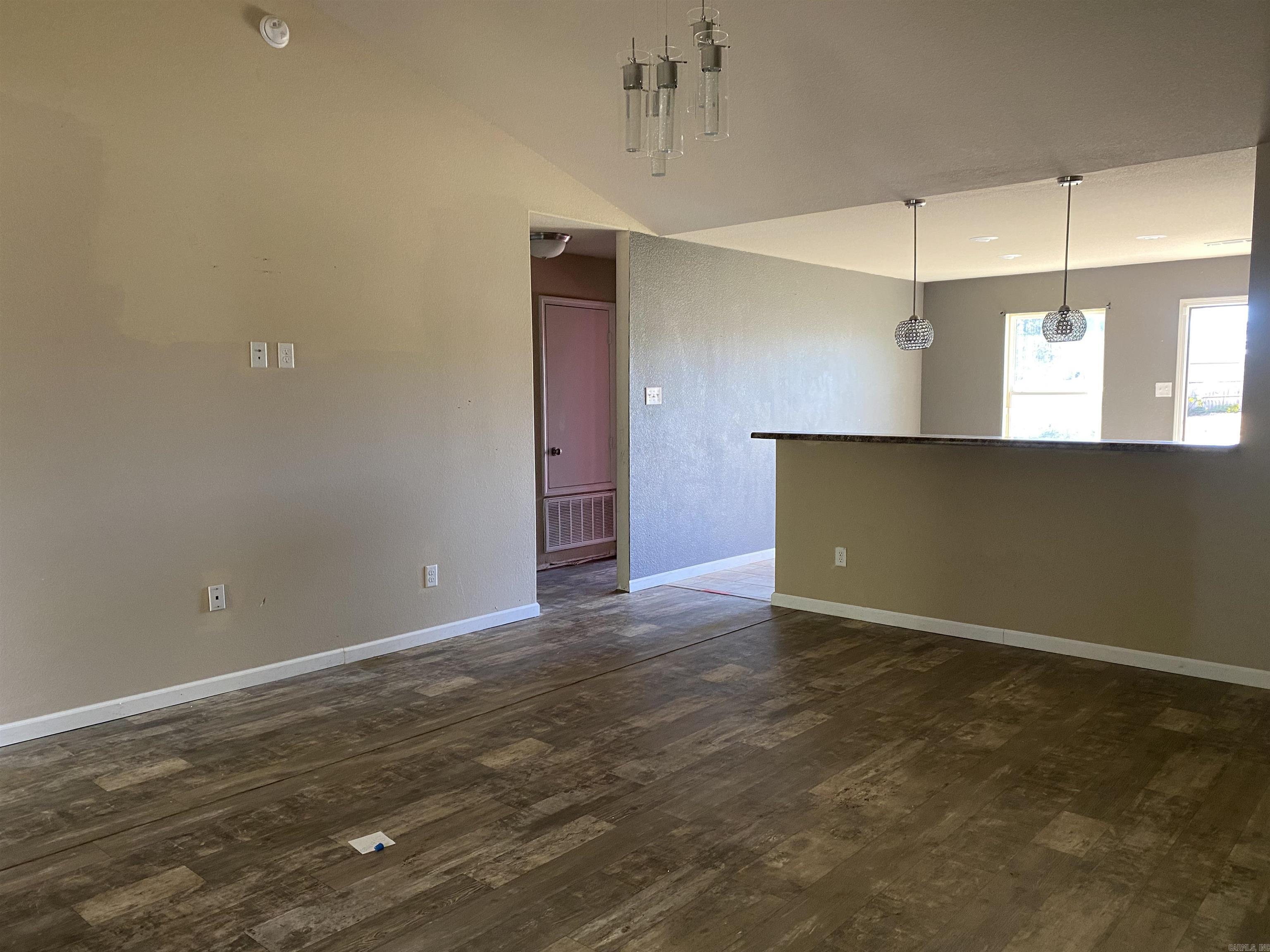 BENJAMIN GROVE - Residential