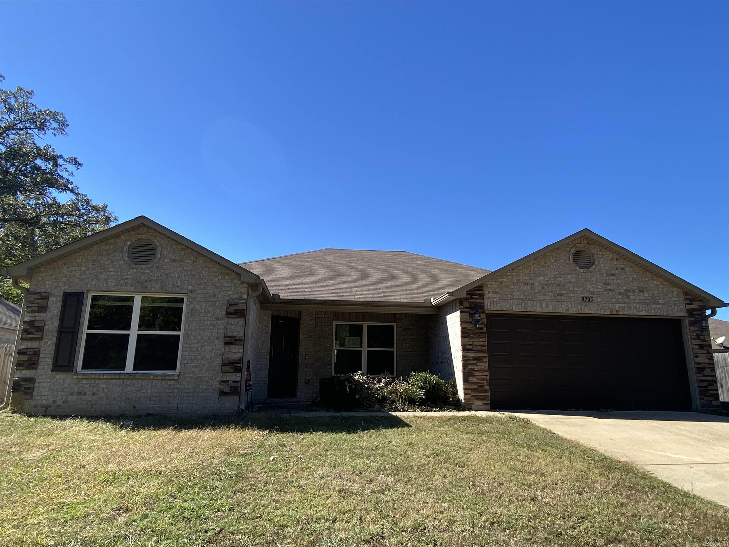 BENJAMIN GROVE - Residential