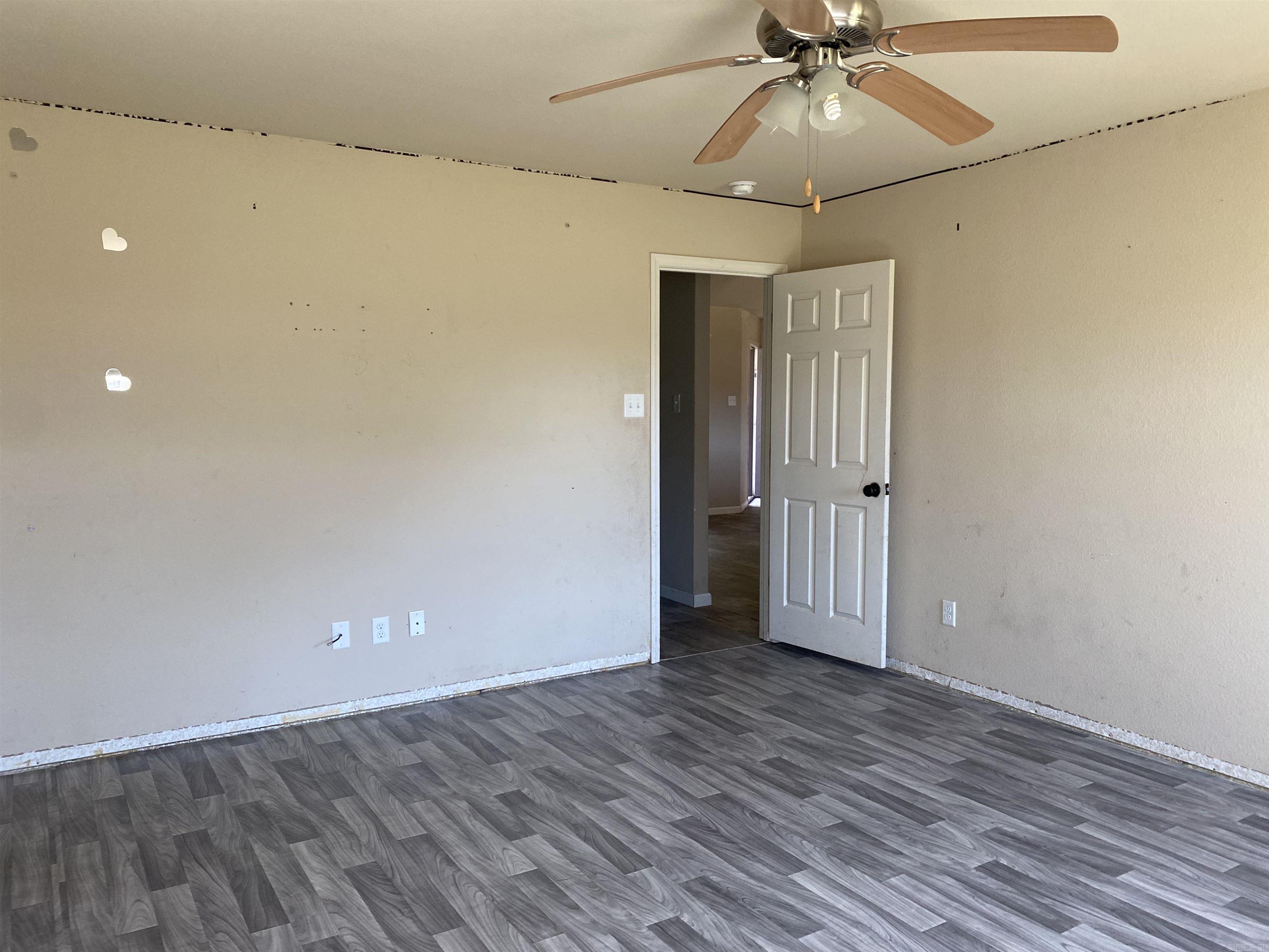 BENJAMIN GROVE - Residential