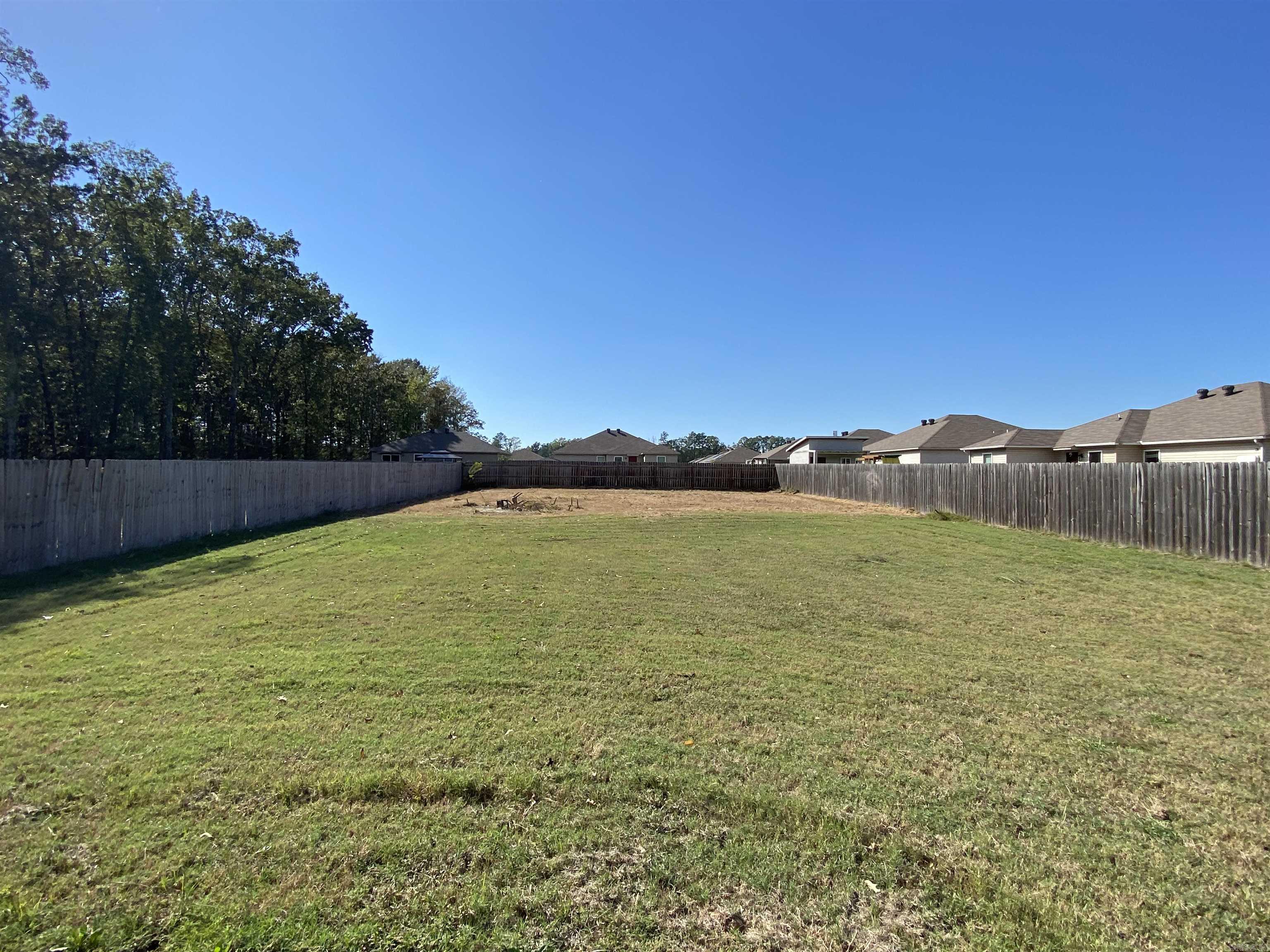 BENJAMIN GROVE - Residential