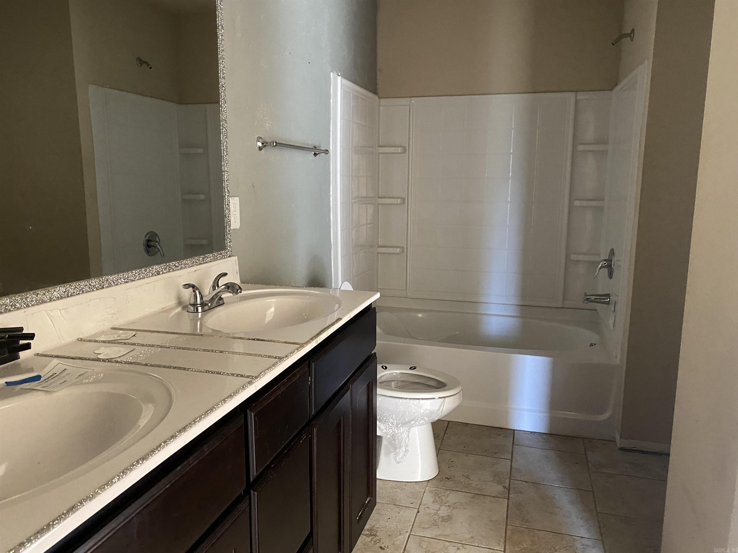 BENJAMIN GROVE - Residential