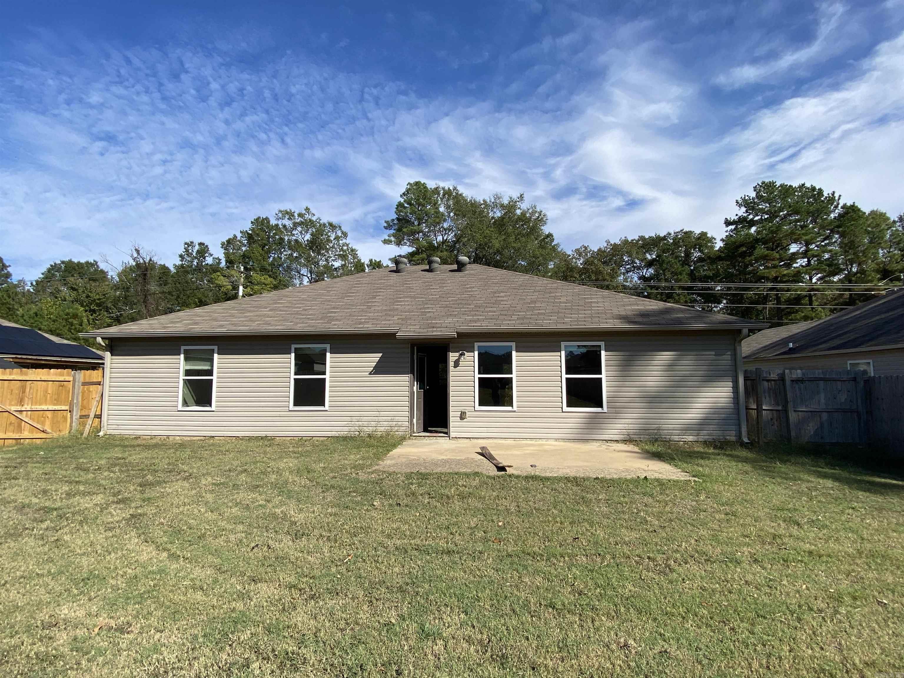 BENJAMIN GROVE - Residential