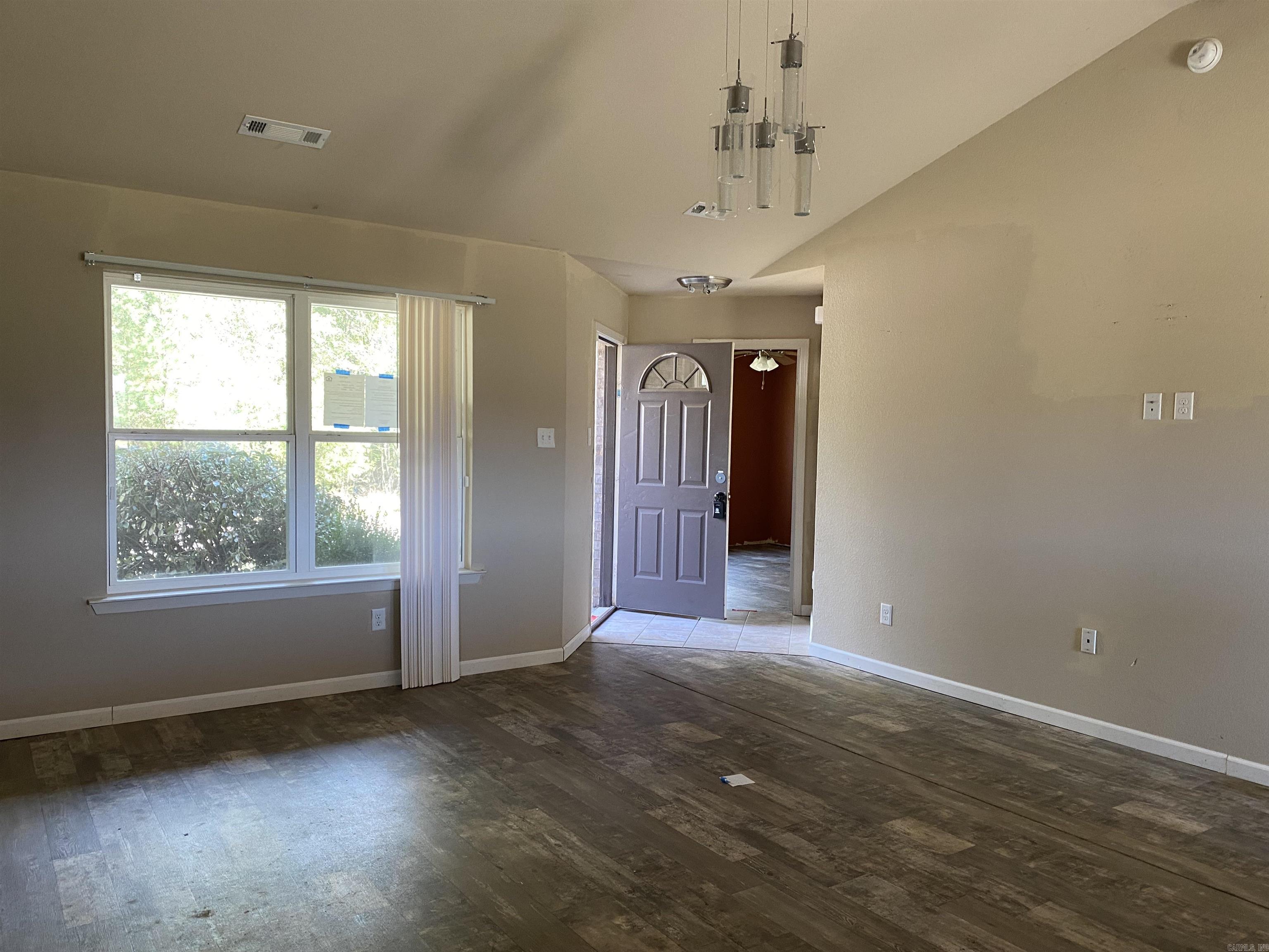 BENJAMIN GROVE - Residential