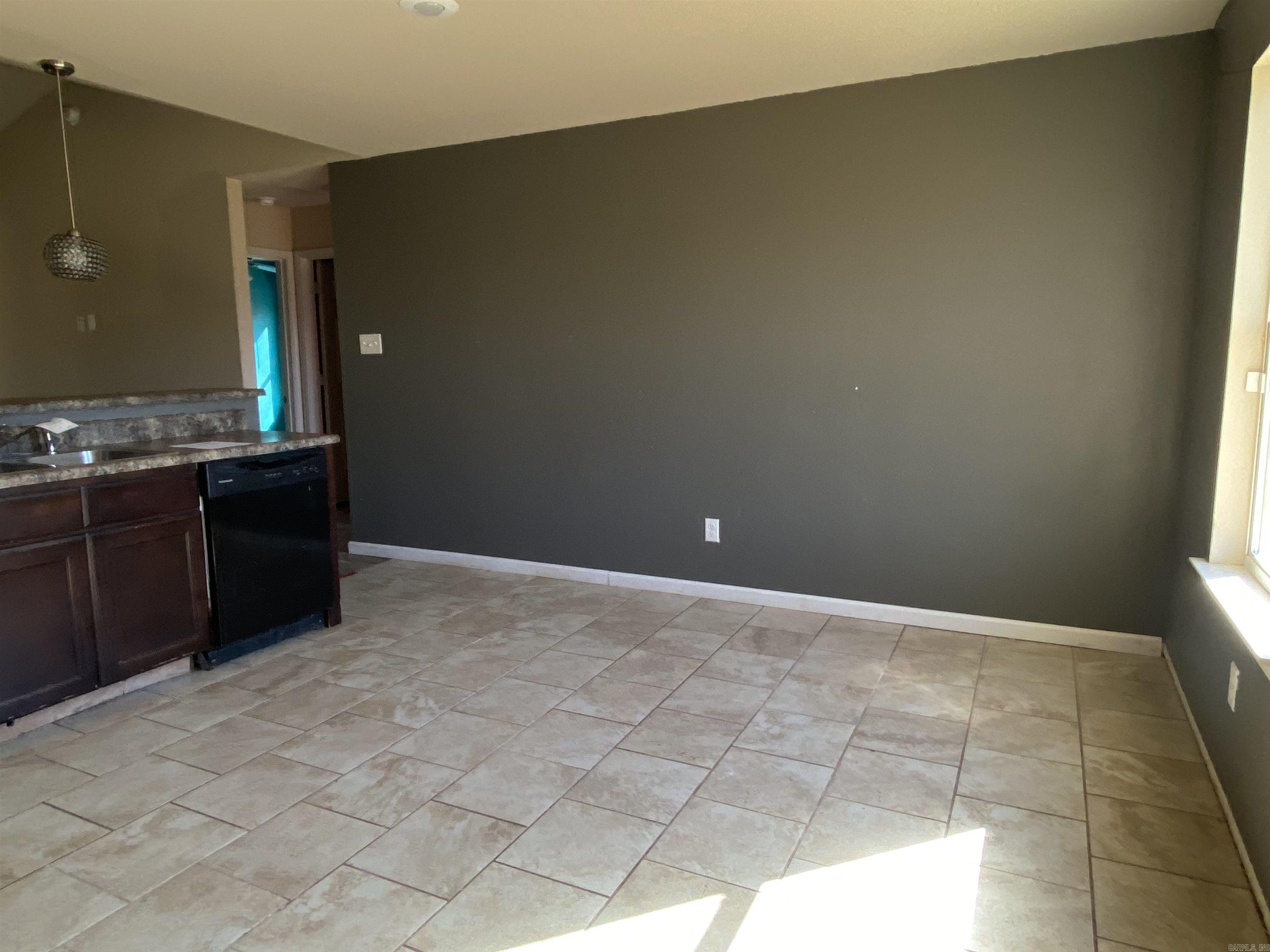 BENJAMIN GROVE - Residential