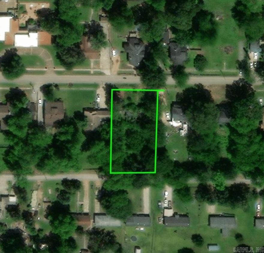 This lot is a .51 (+/-) acre in Parkin, Arkansas of Cross County. It is minutes from local amenities, other small towns and just west of Memphis Tennessee! Manufactured homes are allowed but not mobile or tiny homes. The property conveys with a Limited Warranty Deed. Owner financing is available. Call or text for more information.