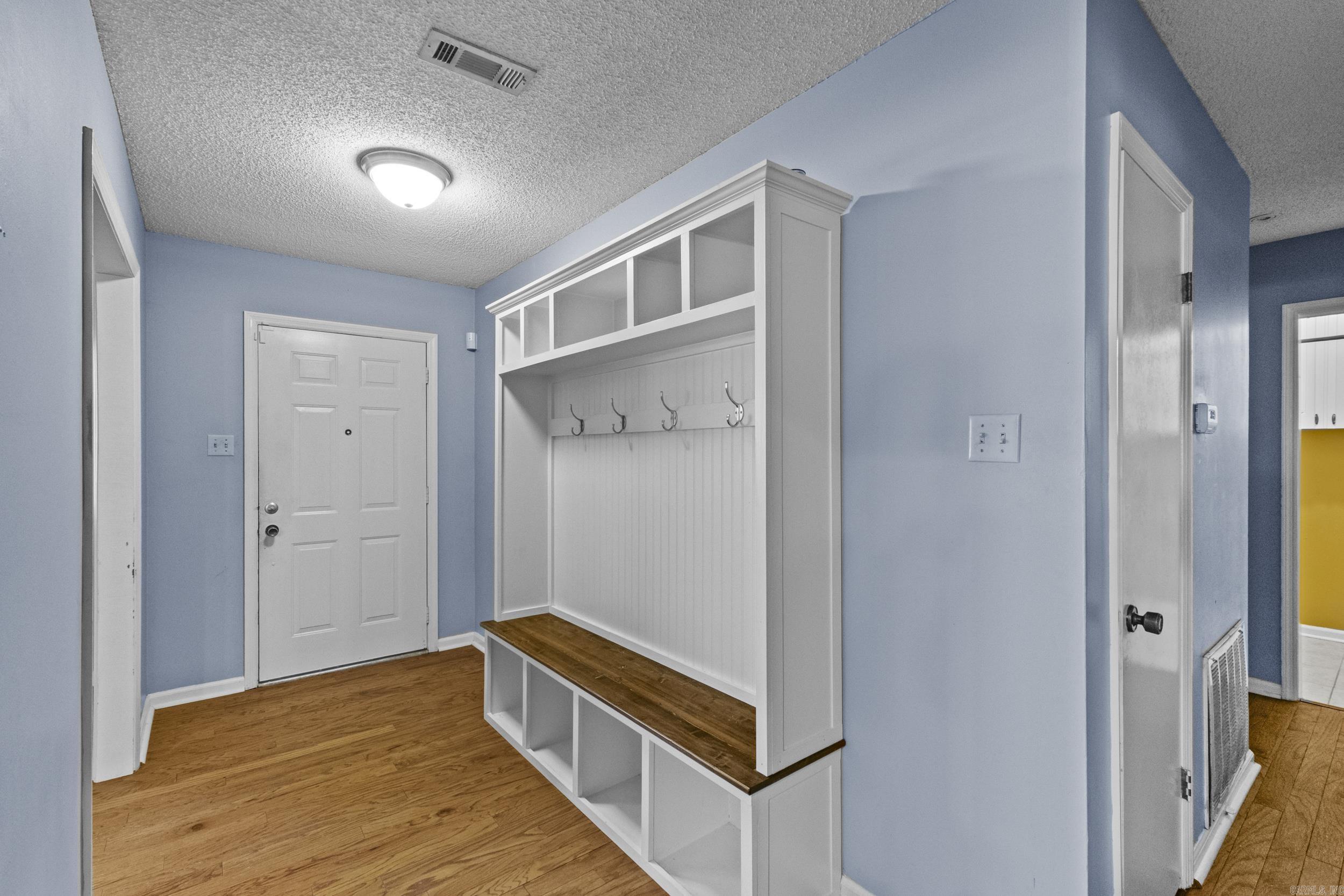 STONEWALL - Residential