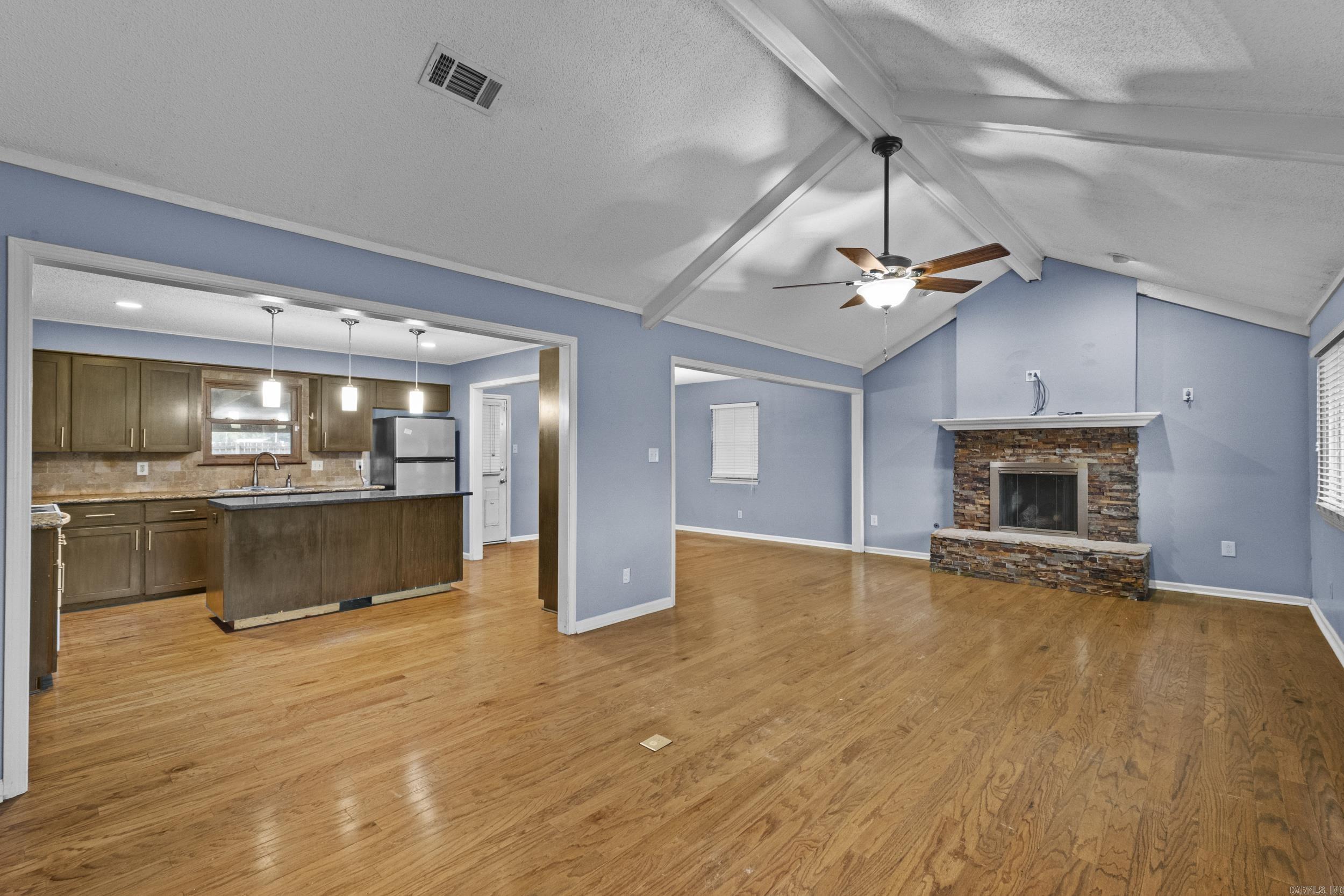 STONEWALL - Residential