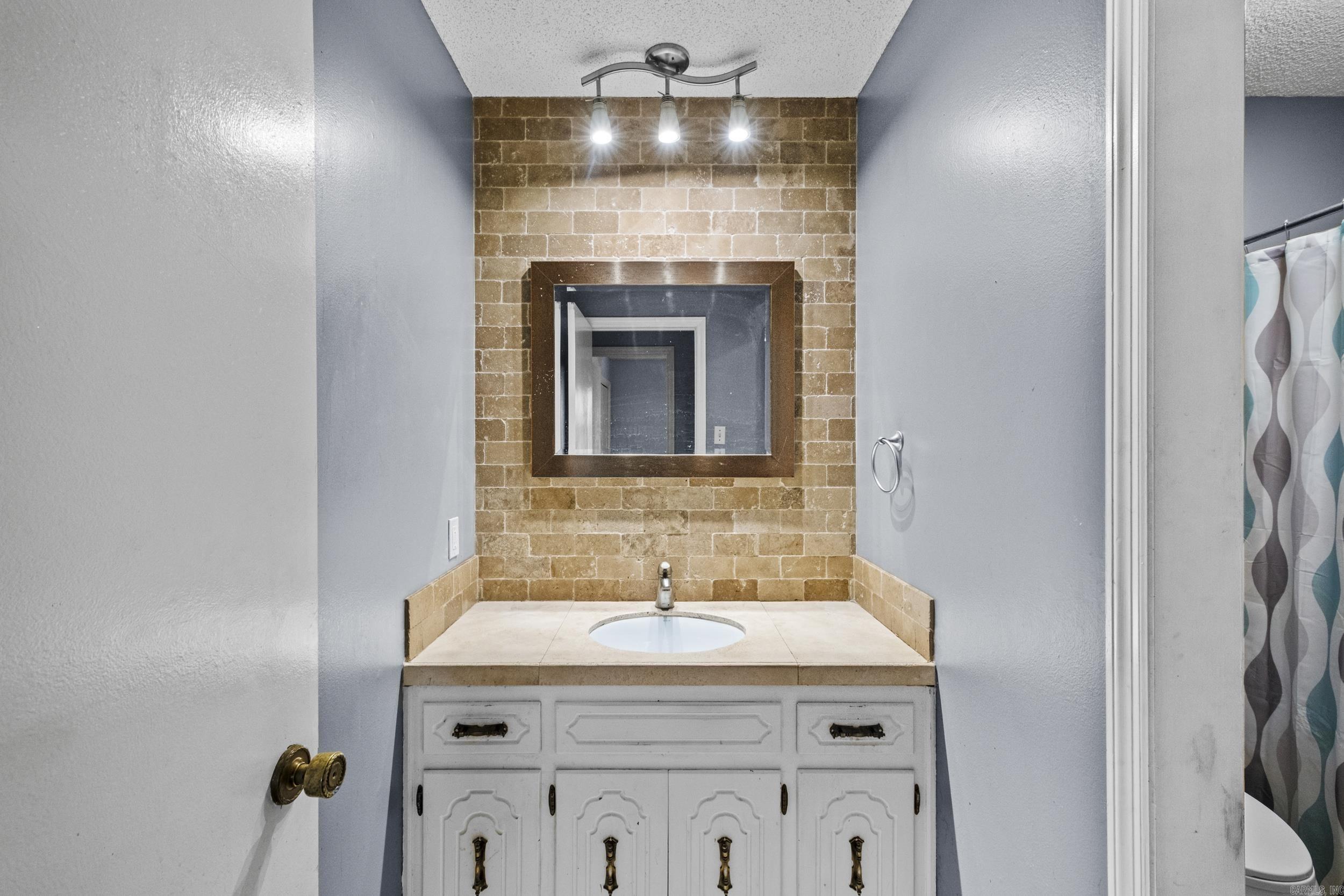 STONEWALL - Residential