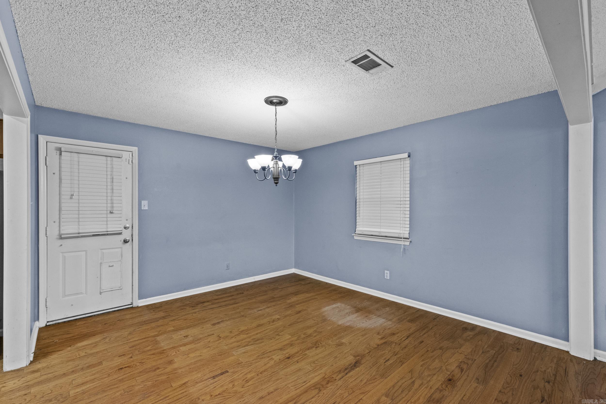 STONEWALL - Residential