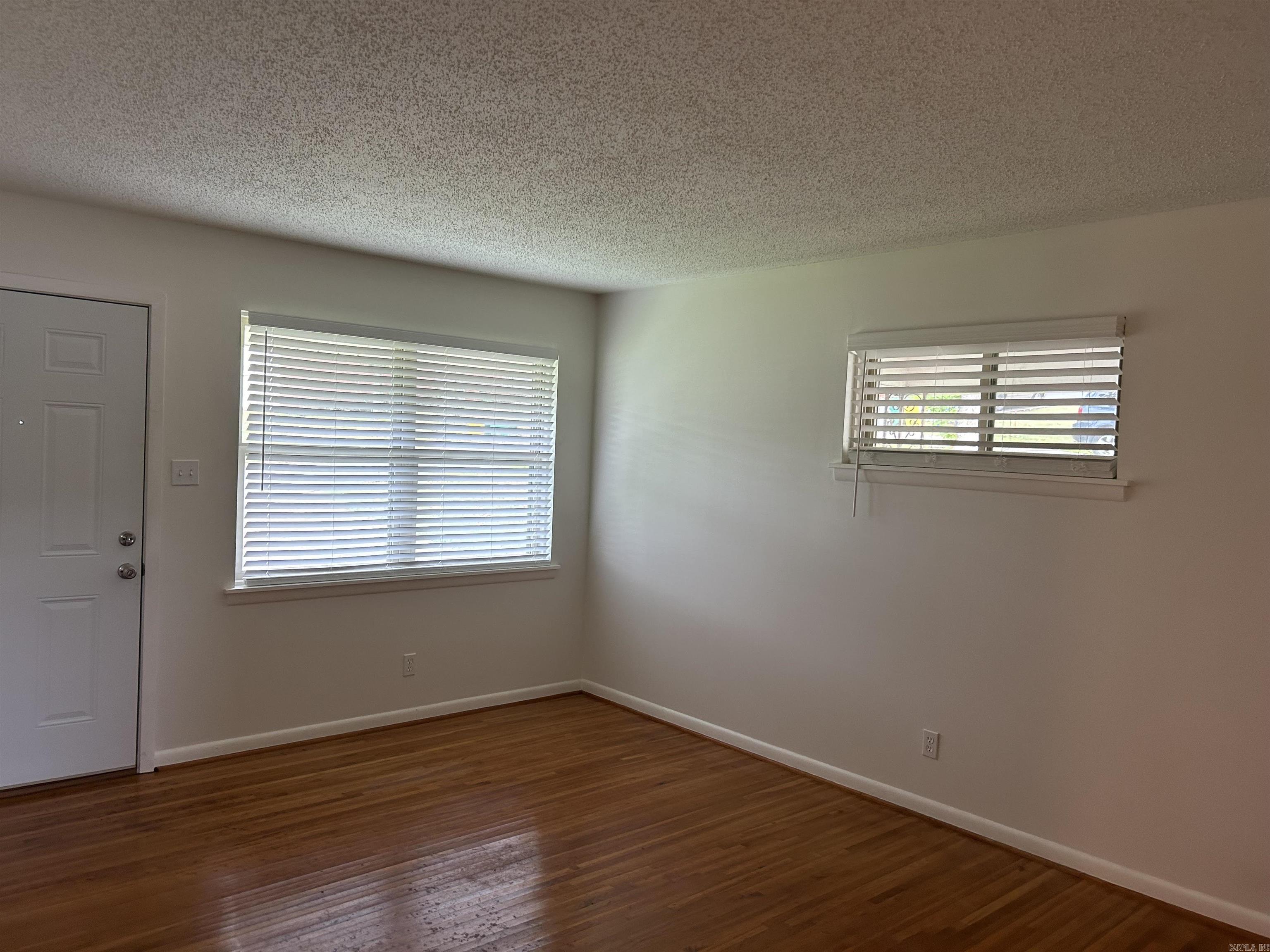 GLENOAKS - Residential